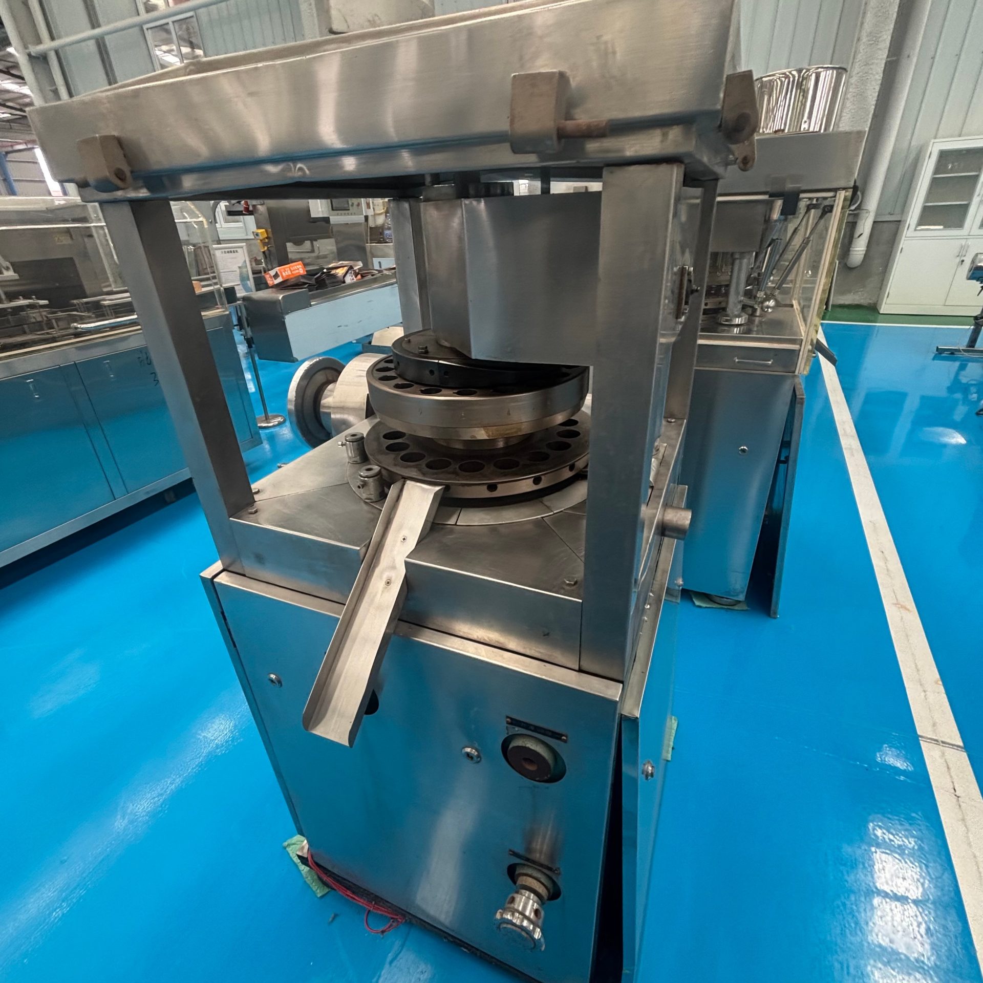 Used Rotary Tablet Press &mdash; Model 18 punch image 4