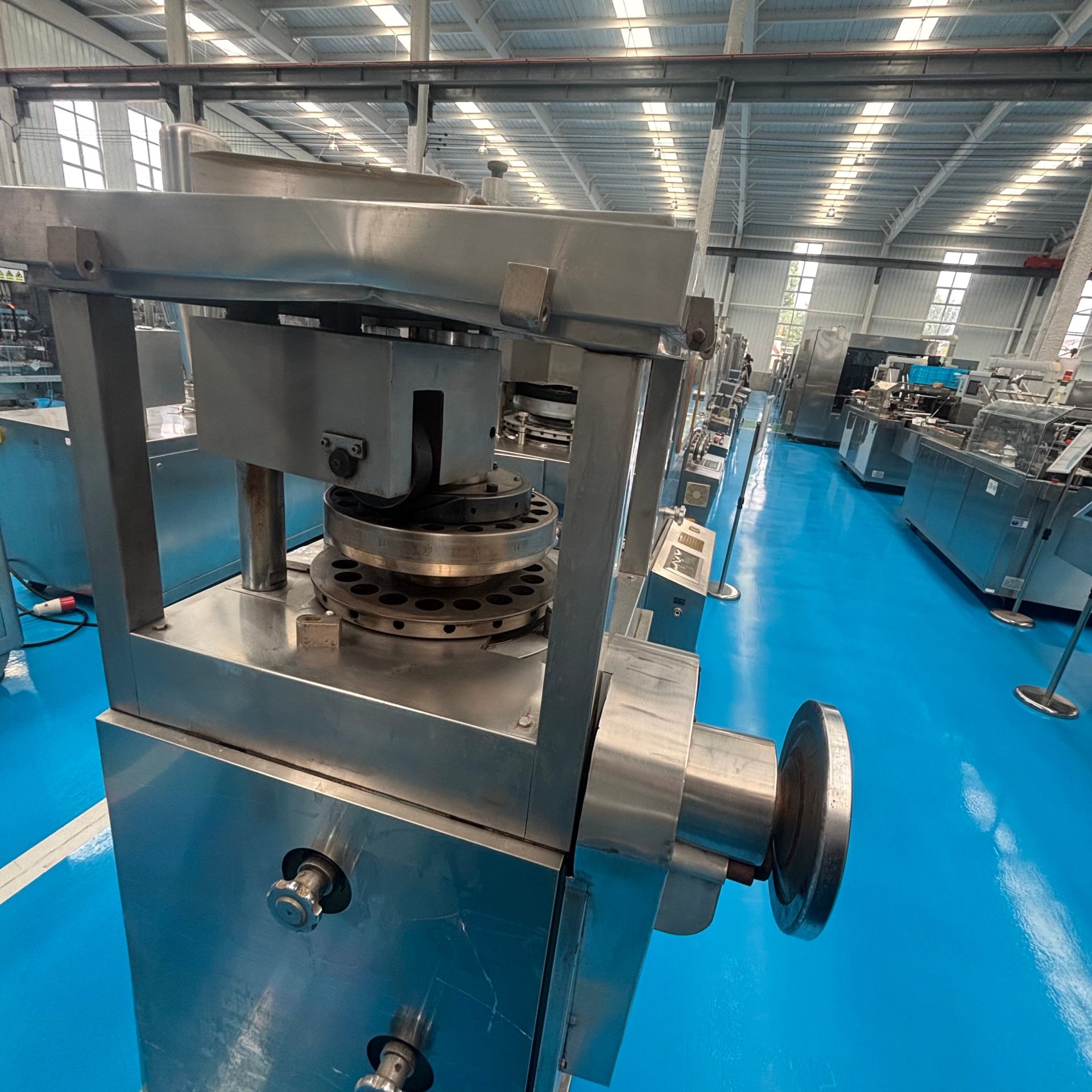 Used Rotary Tablet Press &mdash; Model 18 punch image 2