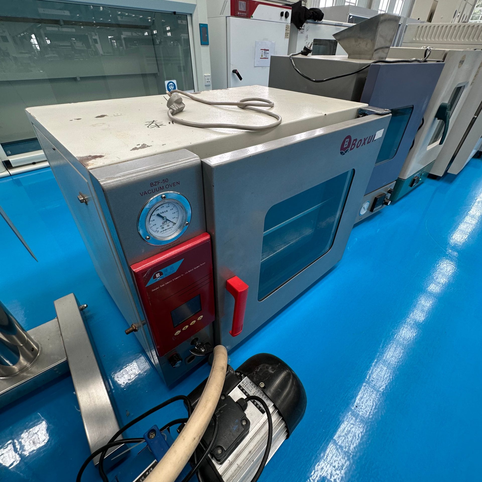 Used Vacuum Drying Oven &mdash; Model DZF-6020B image 3