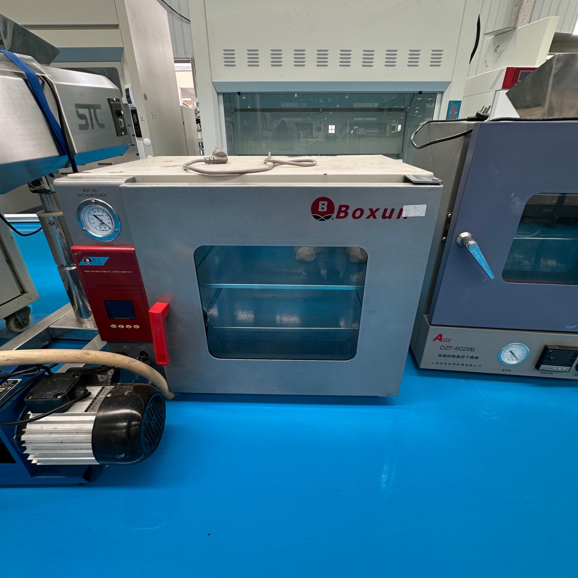 Used Vacuum Drying Oven &mdash; Model DZF-6020B image 2