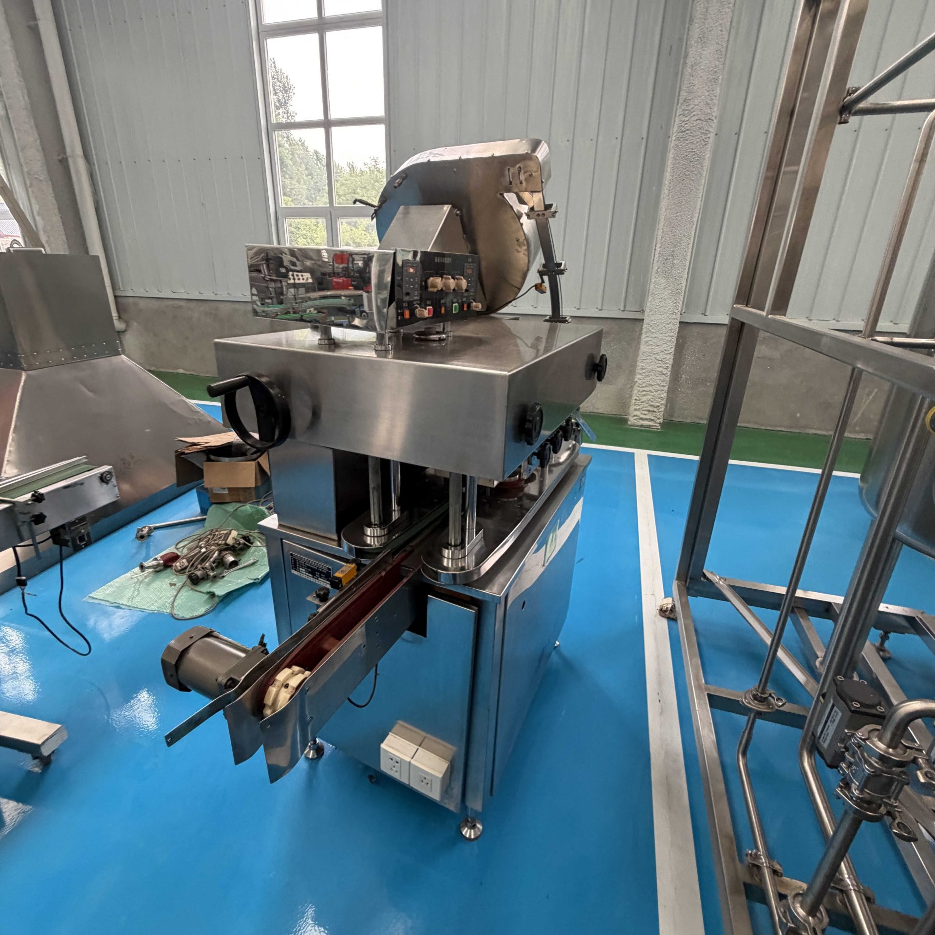 Used Capping Machine &mdash; Model PC2000 image 2