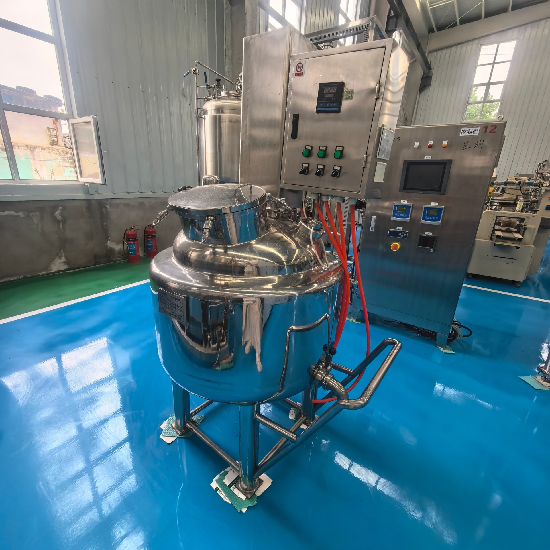 Used Stainless Steel Mixing Tank &mdash; Model 200 image 5