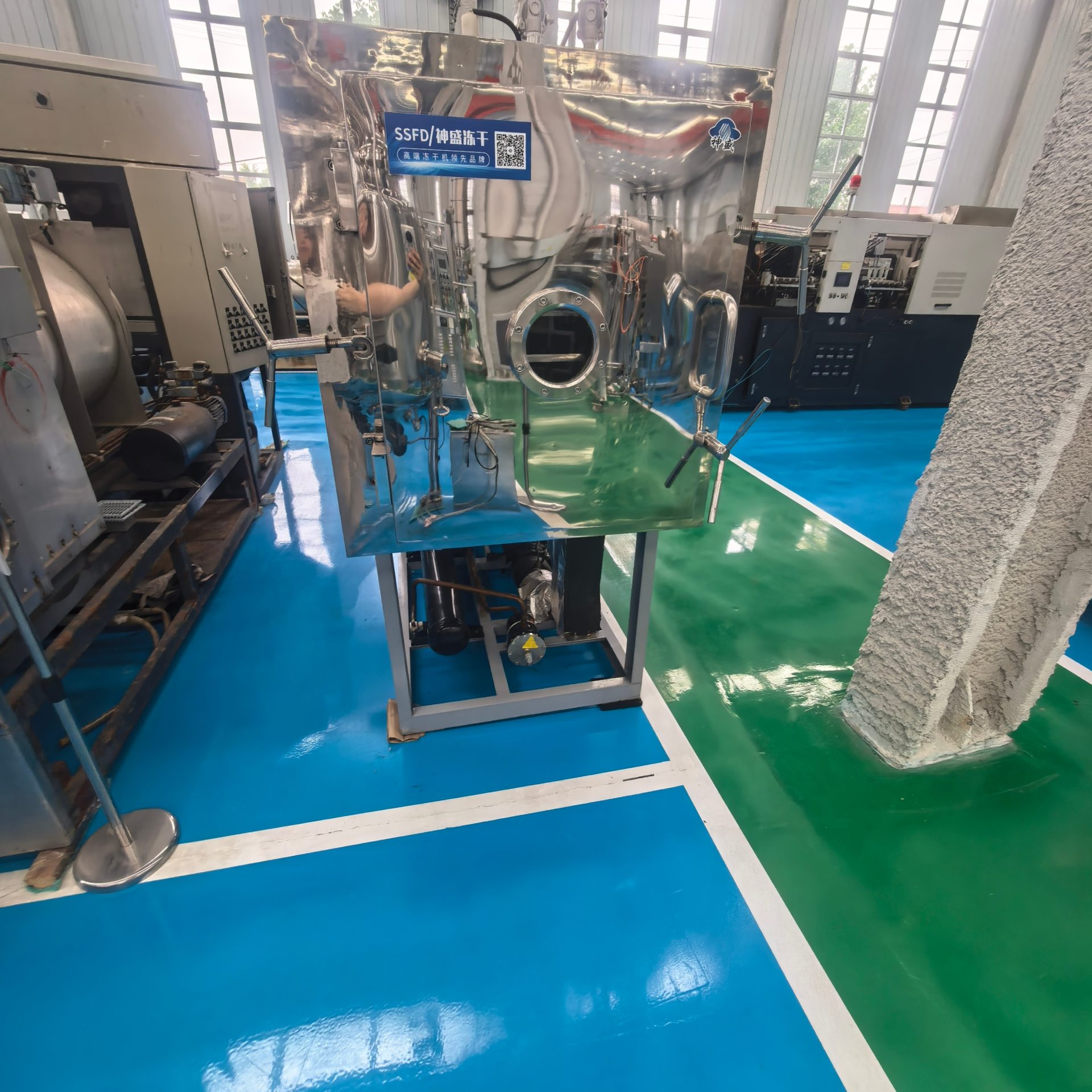 Used Freeze Dryer &mdash; Model 2m&sup2;