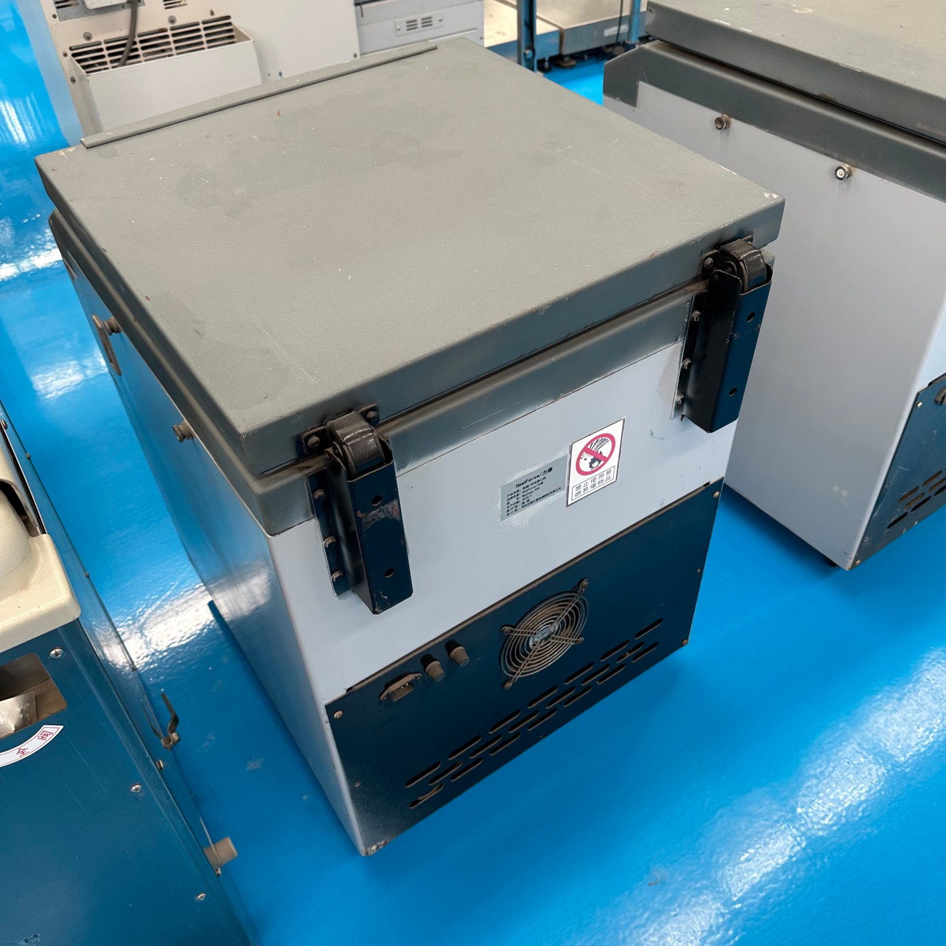 Used Centrifuge &mdash; Model Neofuge 23R image 4