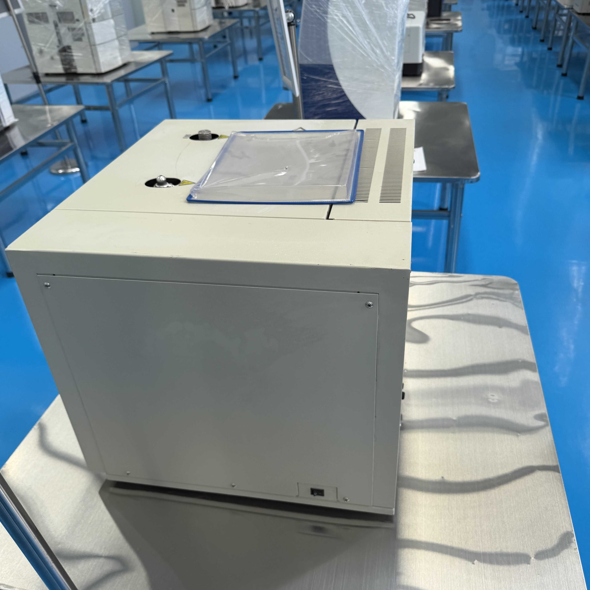 Used Gas Chromatograph &mdash; Model GC1690 image 5