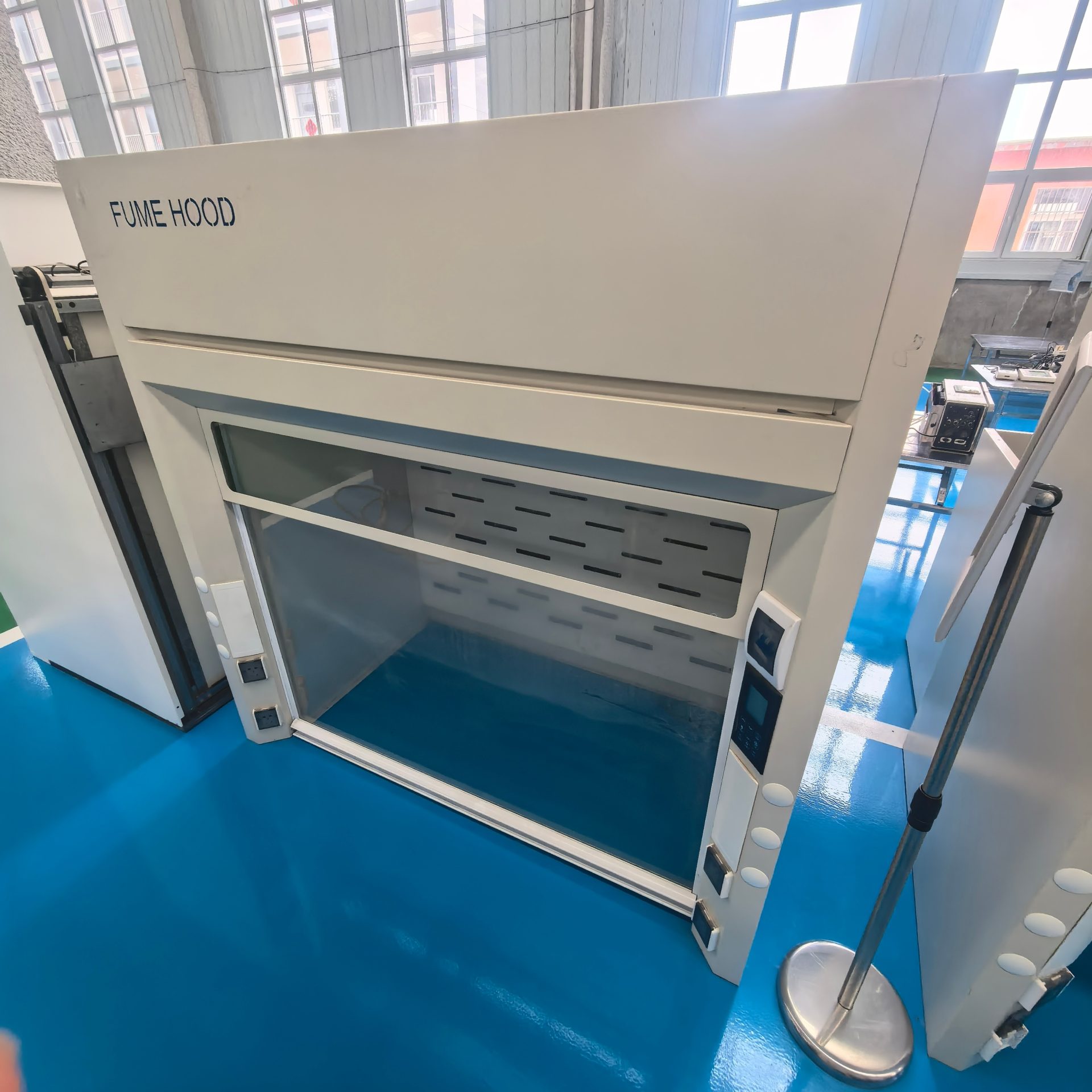 Used Laminar Flow Clean Bench image 6