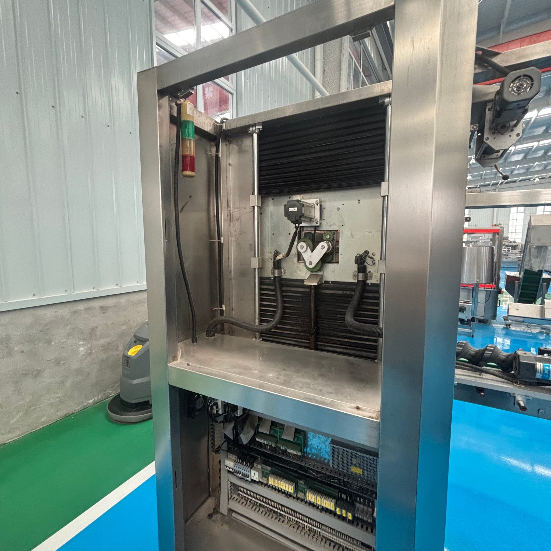 Used Sleeve Labeling Machine &mdash; Model SPC-350B image 3