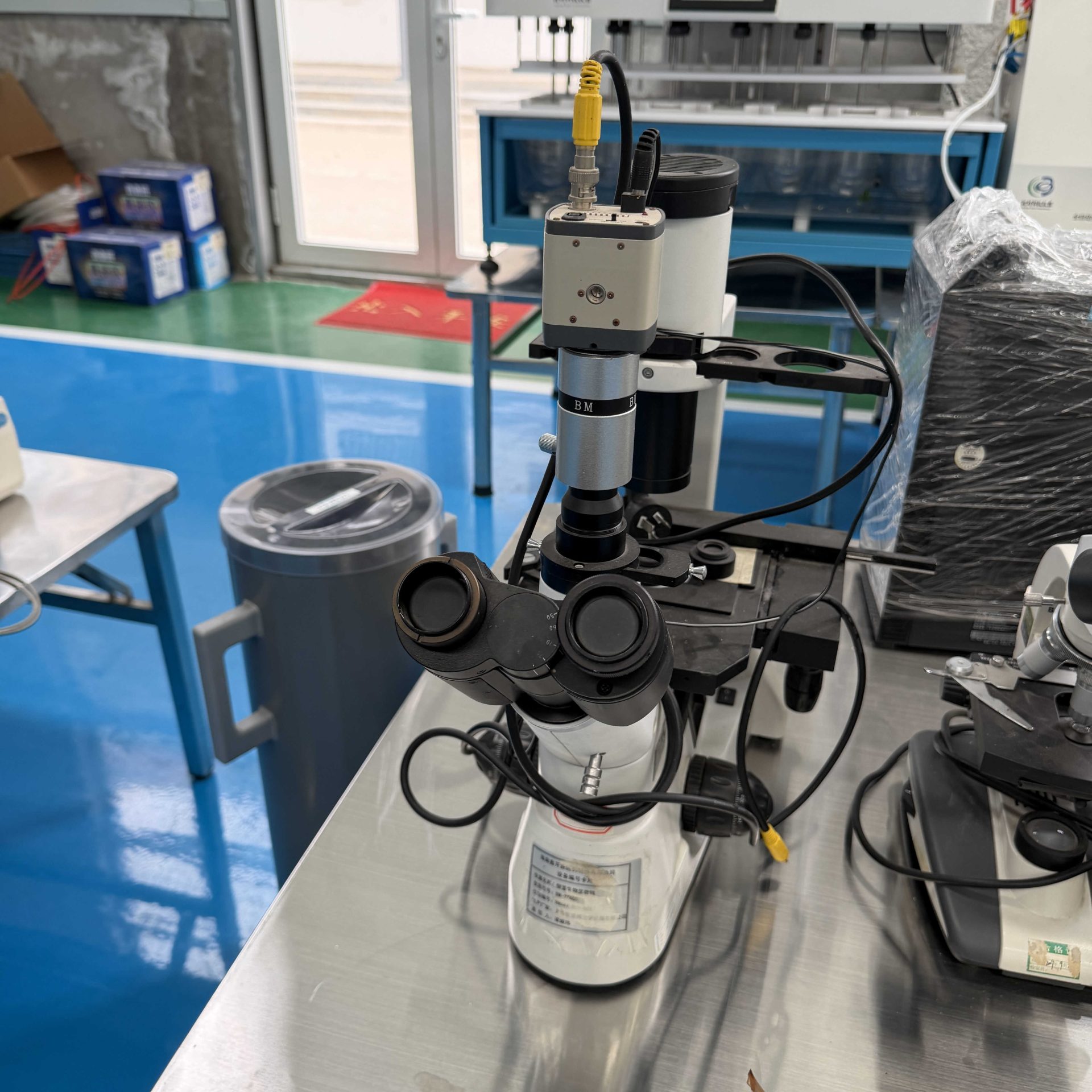 Used Microscope &mdash; Model 37xcc