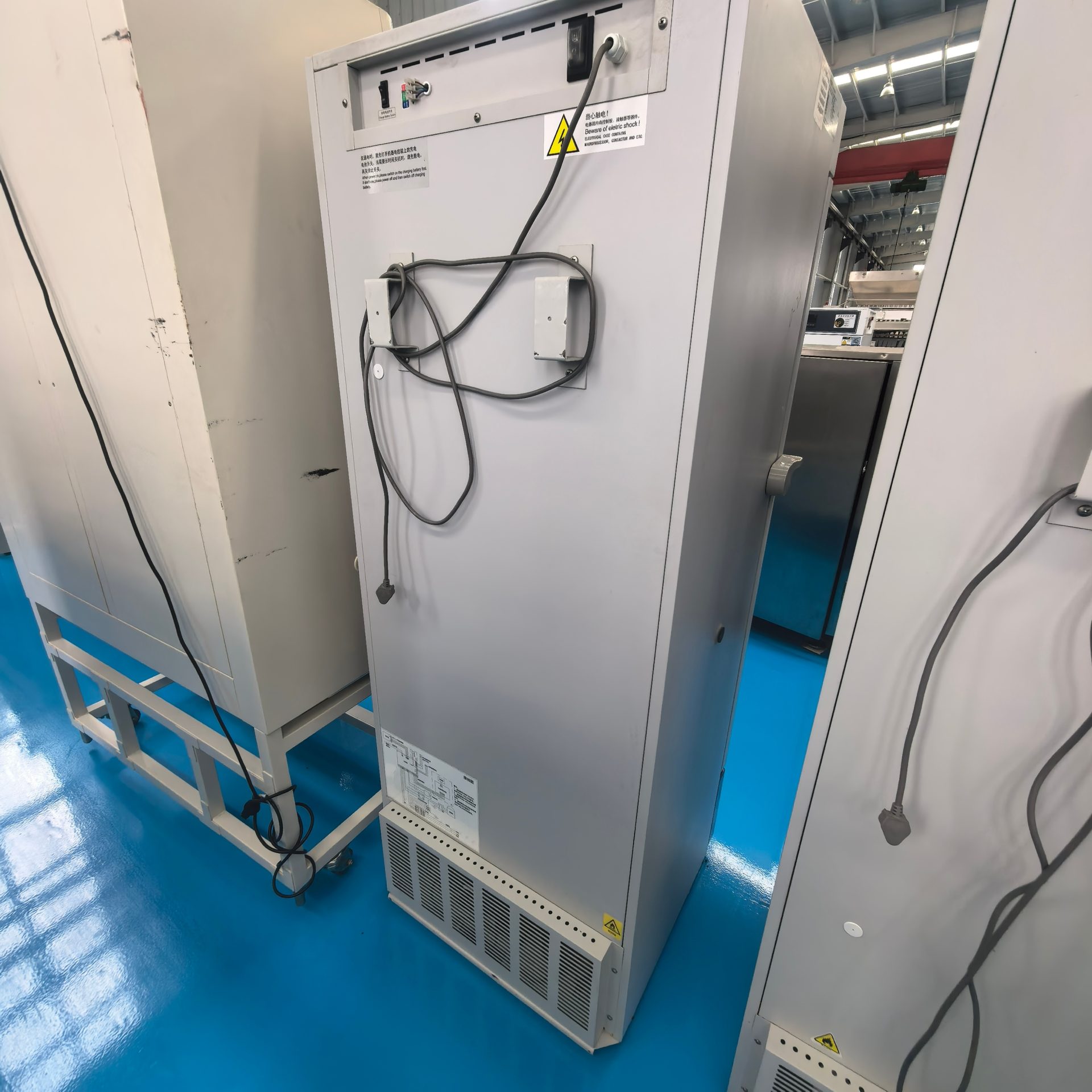 Used Medical Laboratory Refrigerator &mdash; Model 2-8℃ image 2