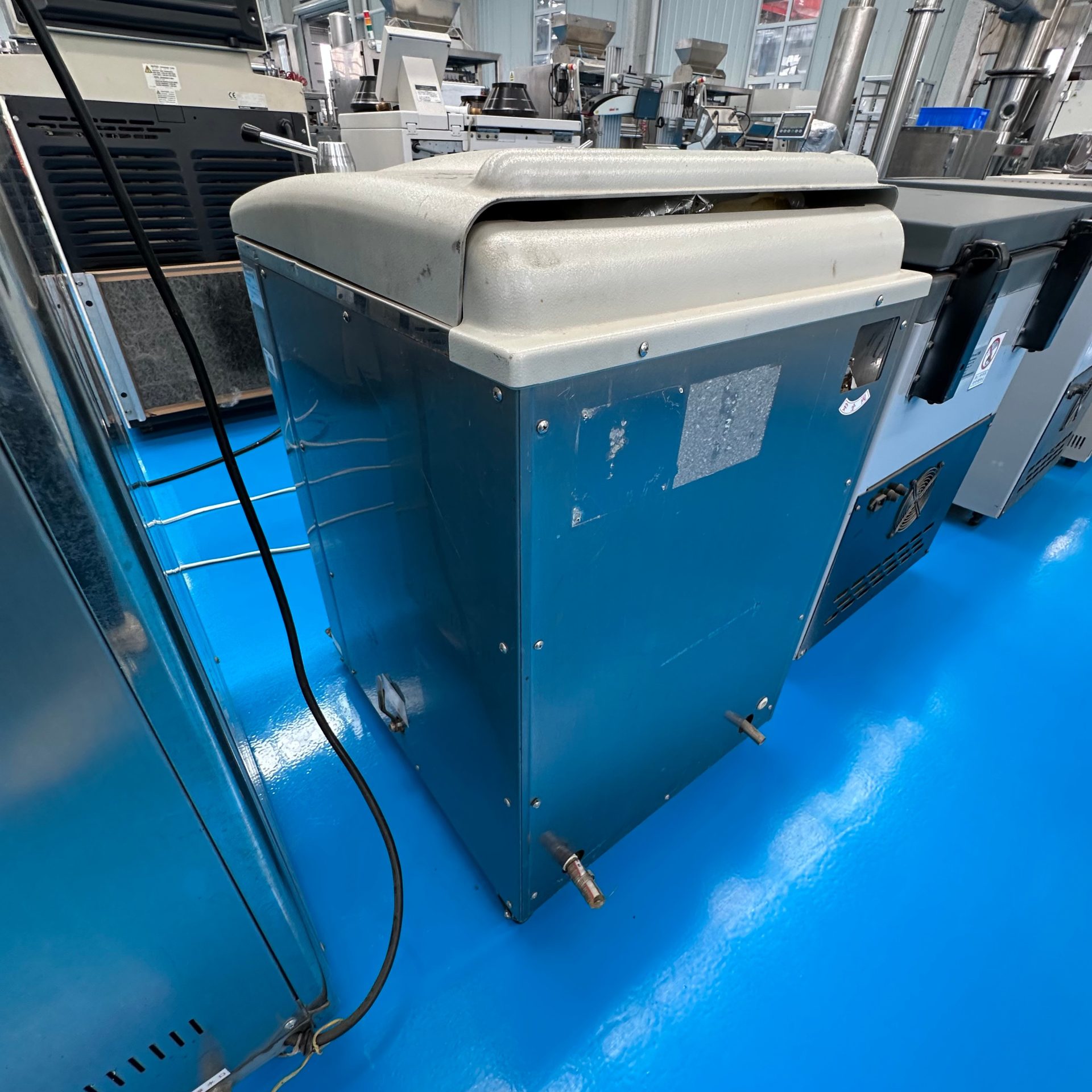 Used Steam Sterilizer image 5