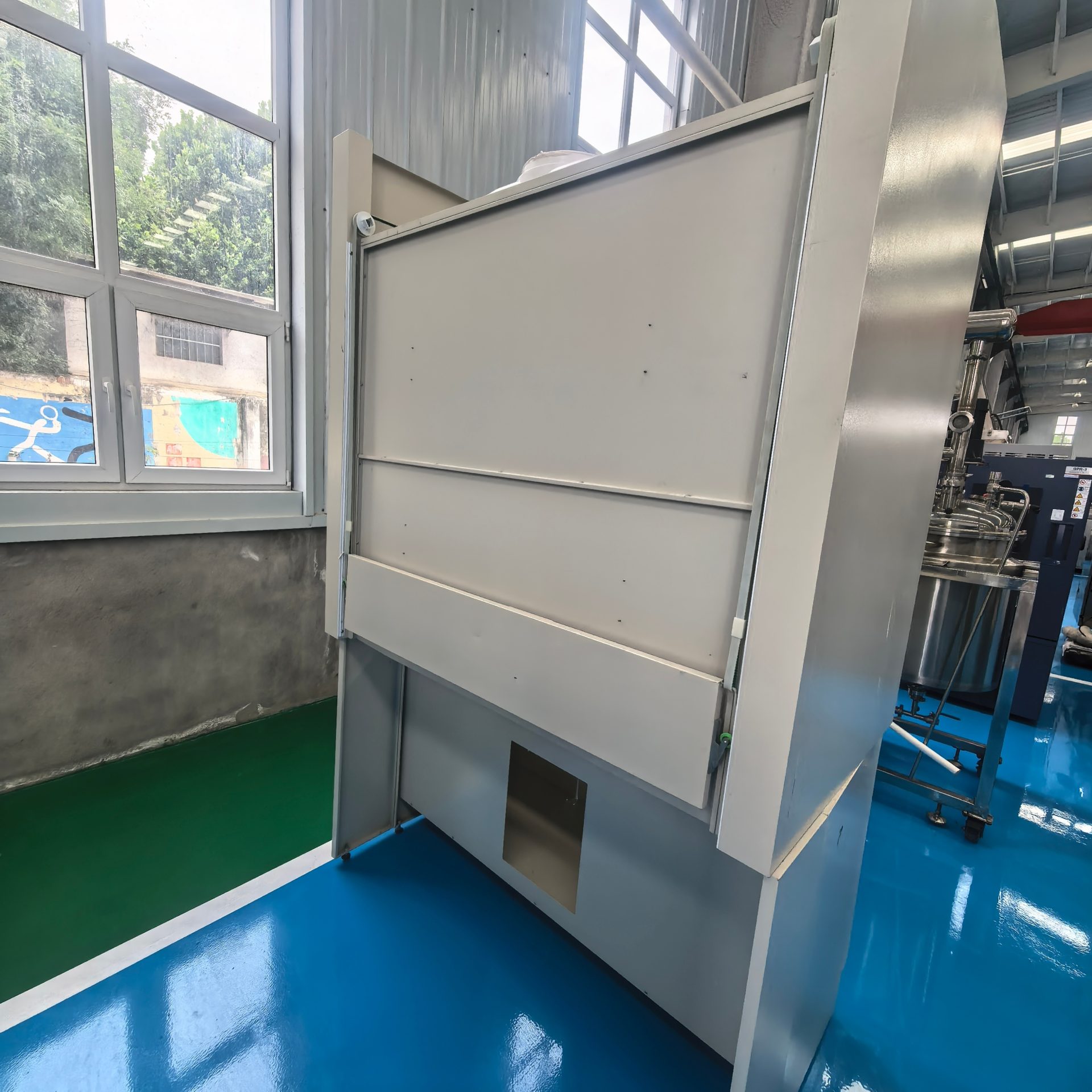 Used Laboratory Fume Hood image 3