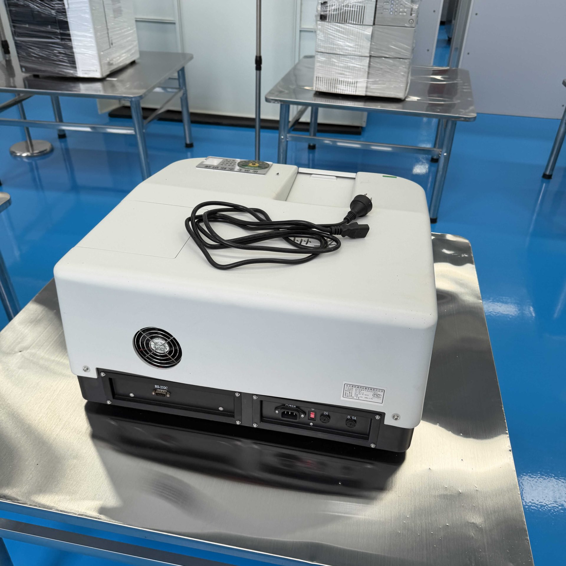 Used UV-Vis Spectrophotometer &mdash; Model TU-1901 image 4