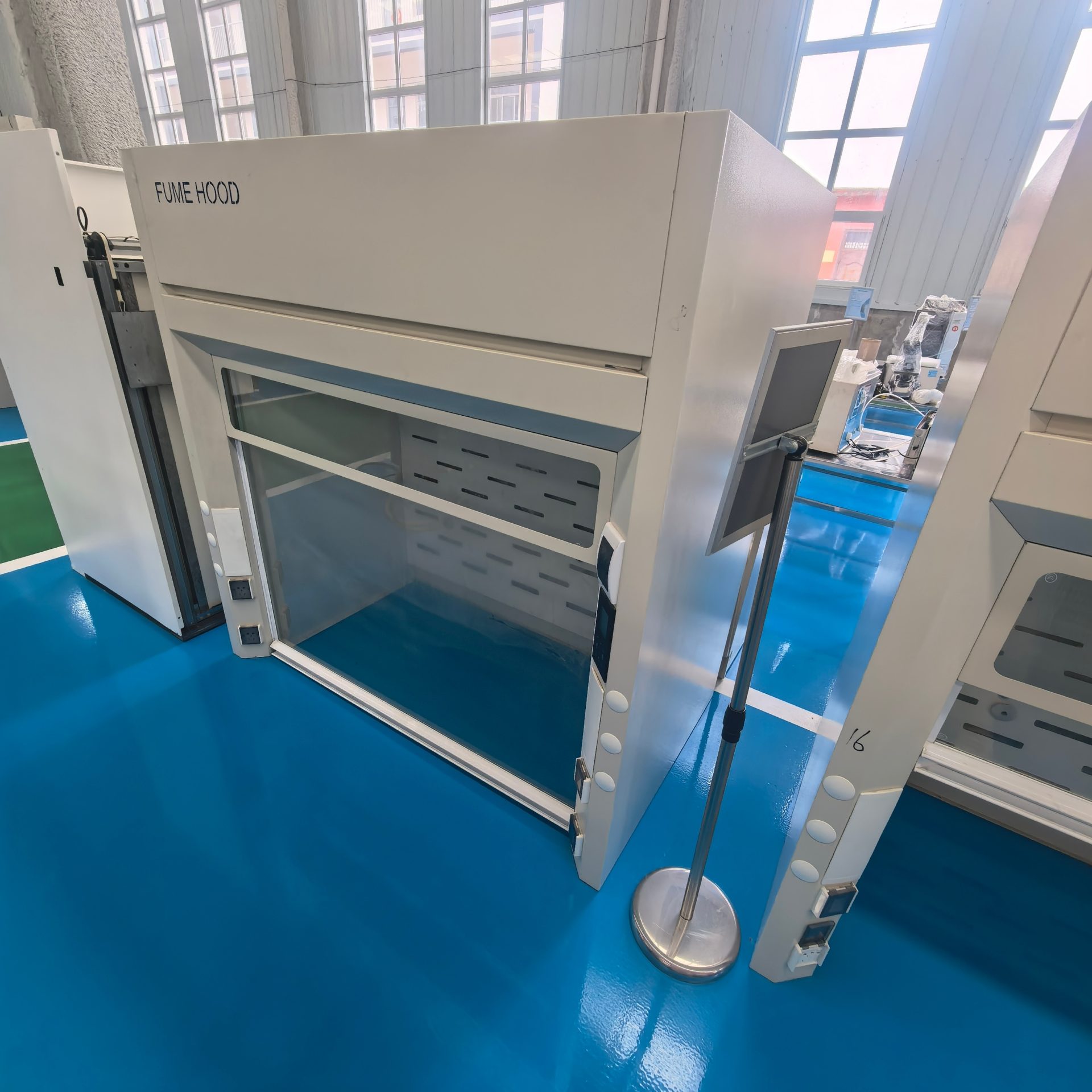 Used Laminar Flow Clean Bench image 4