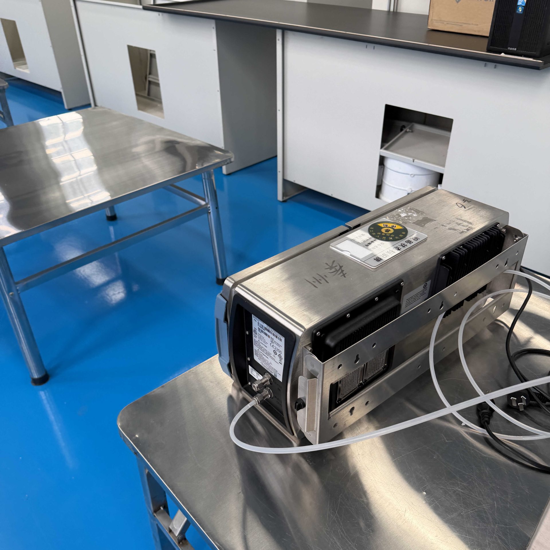 Used Laboratory Analyzer image 4