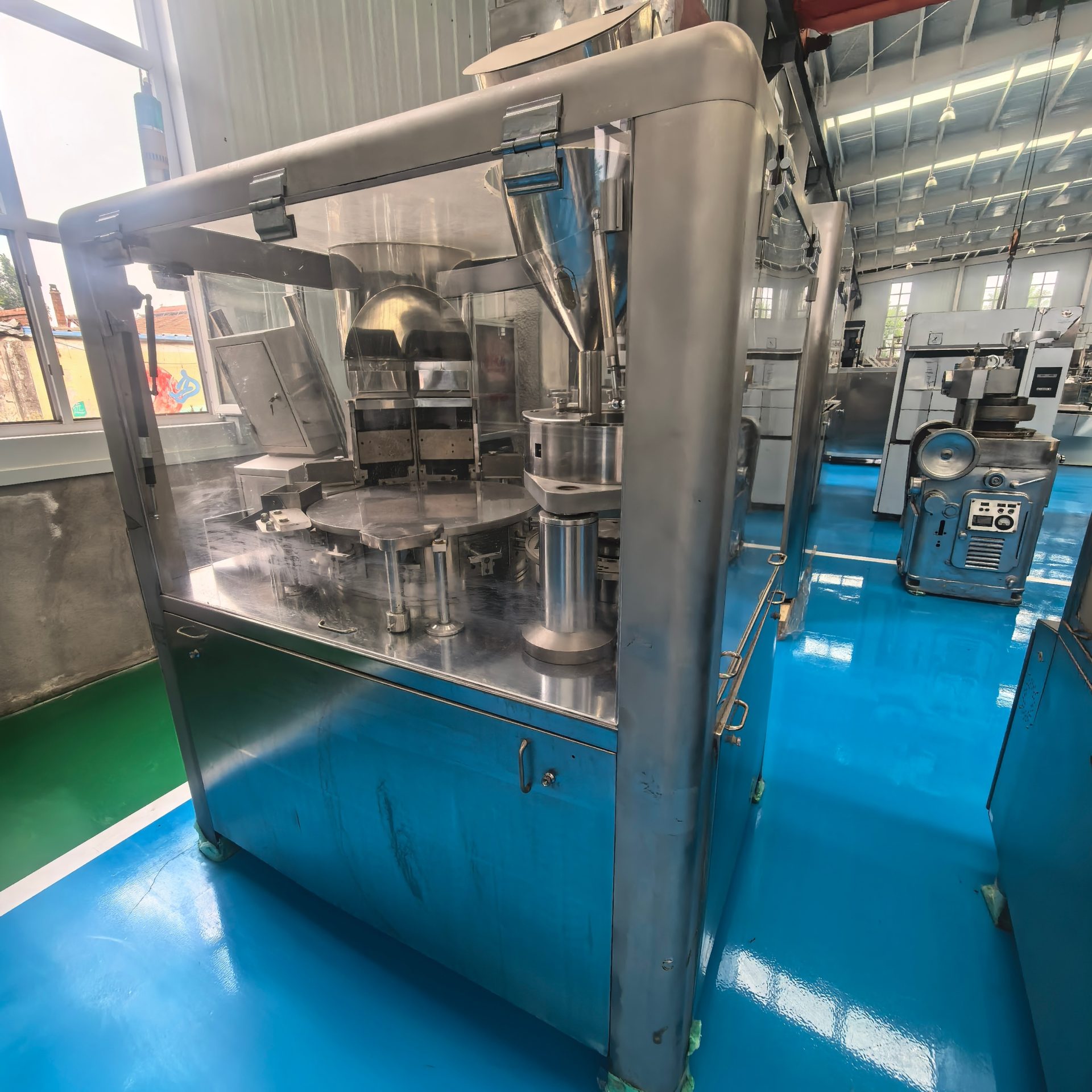 Used Capsule Filling Machine &mdash; Model NJP-3500 image 3