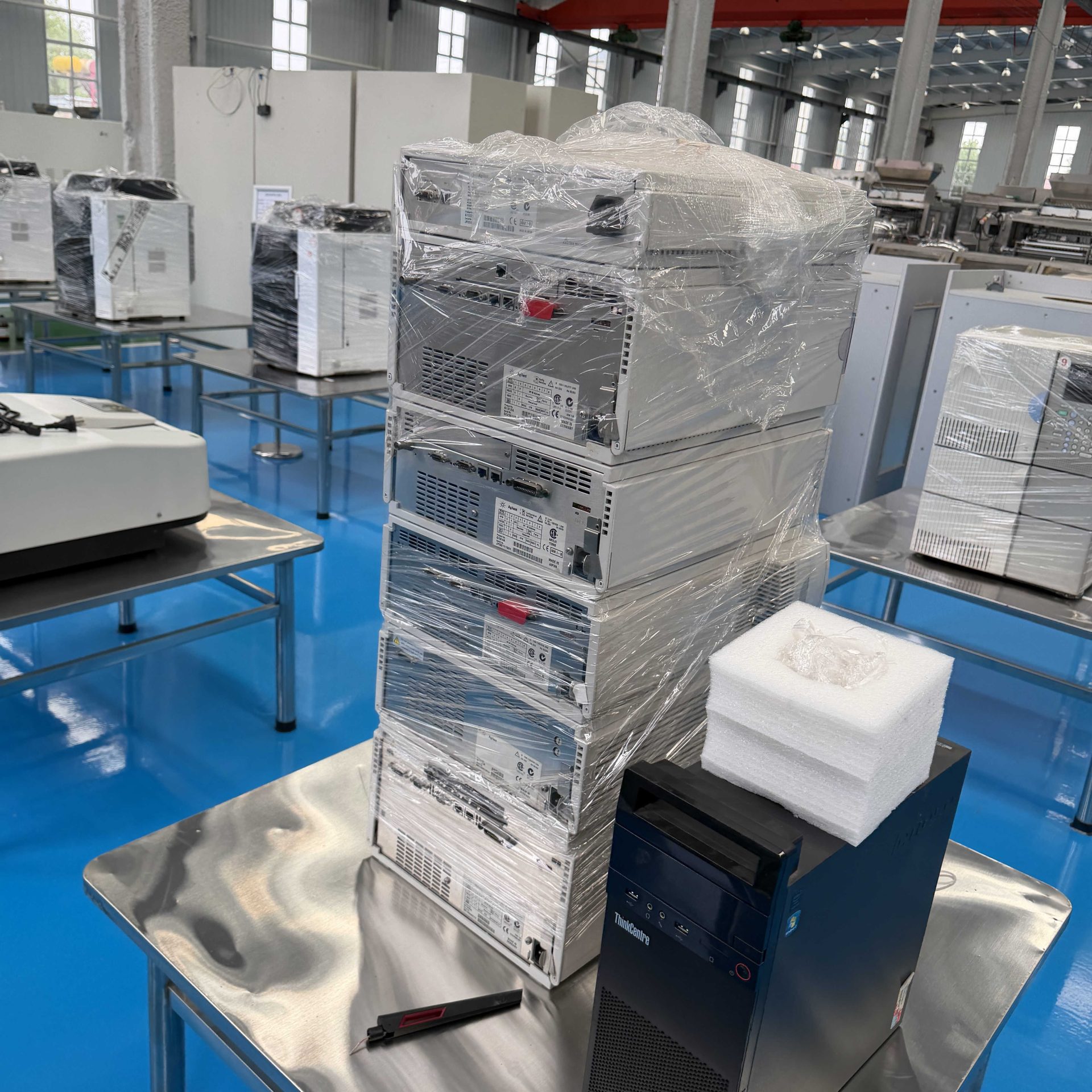 Used High Performance Liquid Chromatograph by agilent technoiogies &mdash; Model 1100 image 4