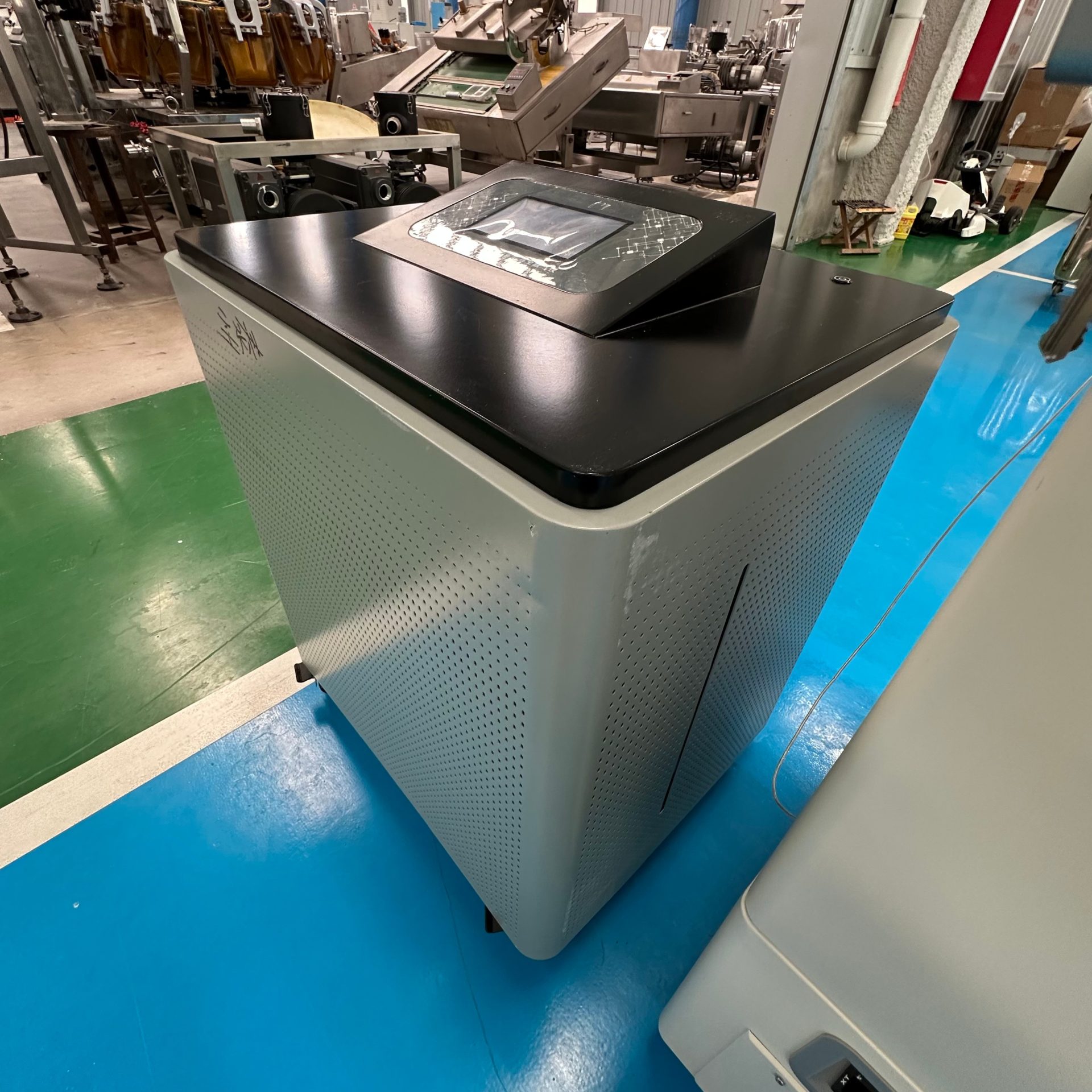 Used Vacuum Degasser &mdash; Model ZKT-25 image 5