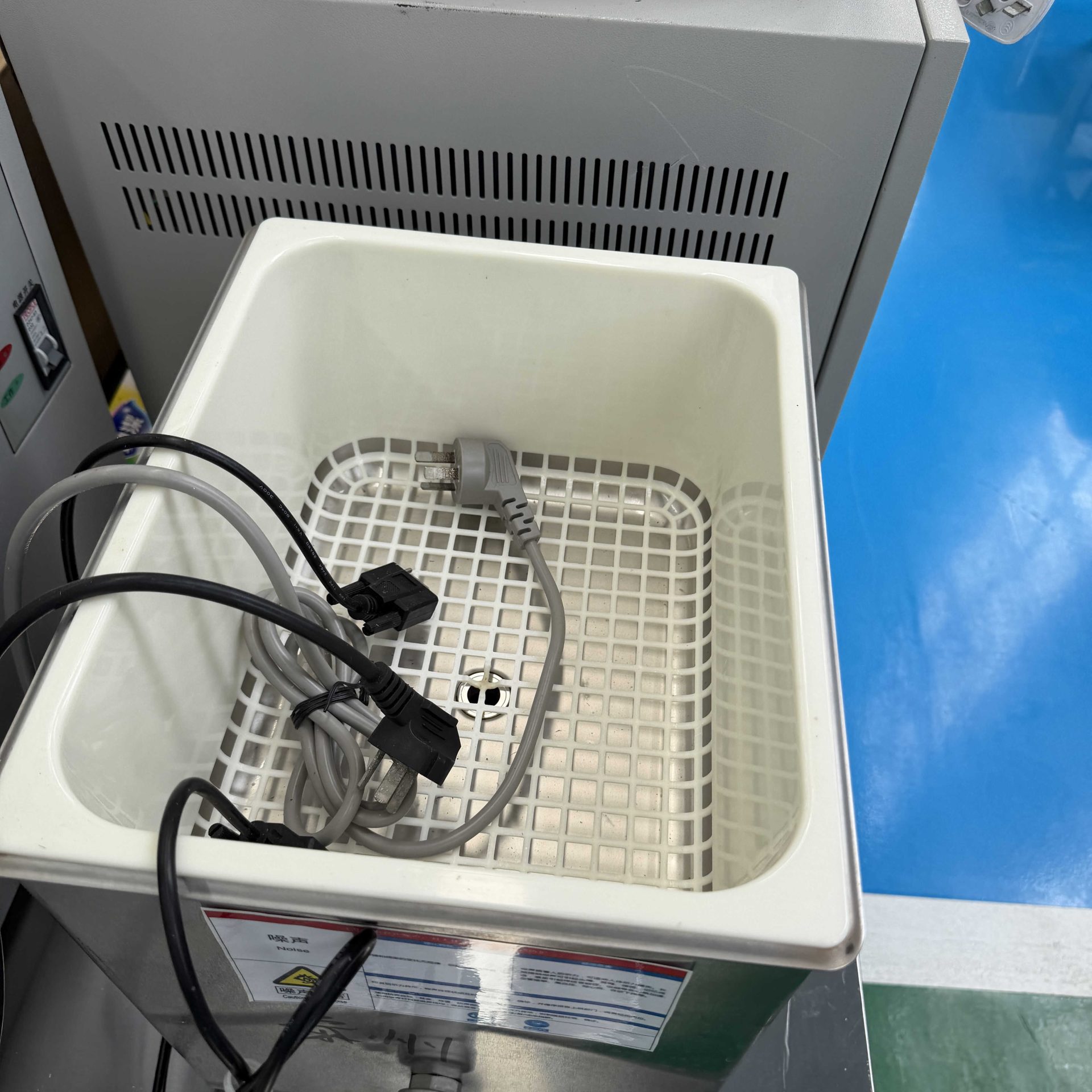 Used Ultrasonic Cleaner &mdash; Model KQ5200DB image 3