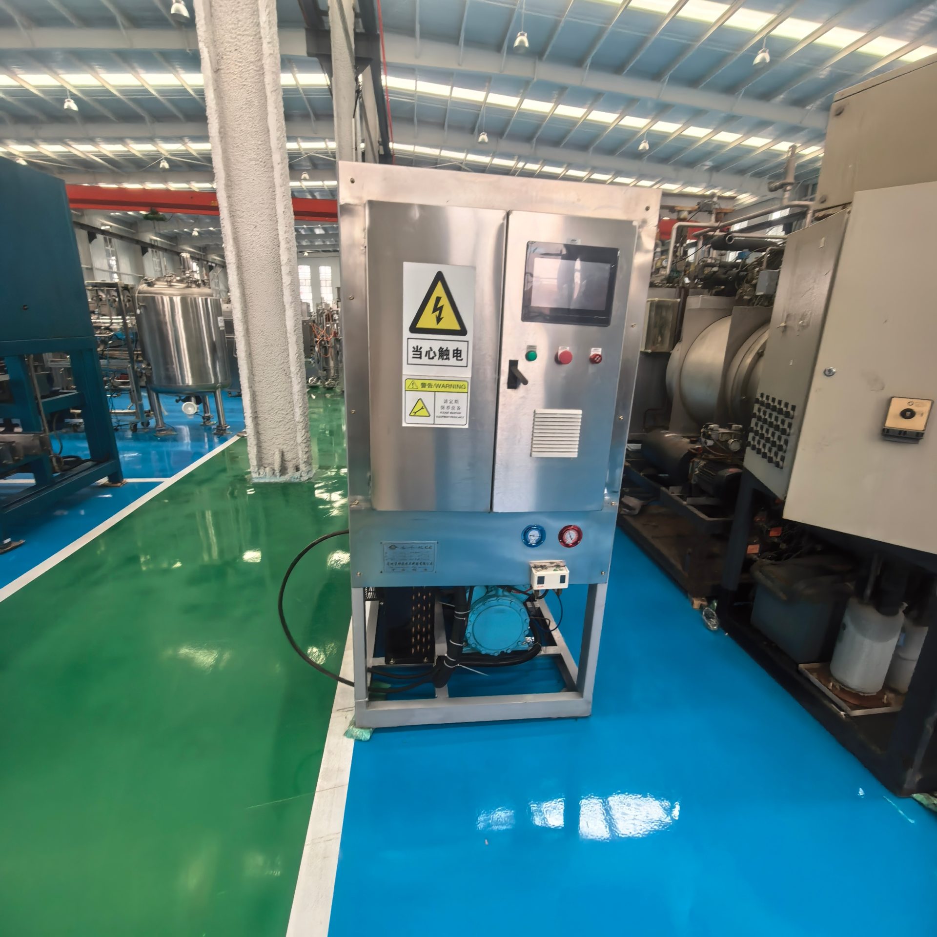 Used Freeze Dryer &mdash; Model 2m&sup2; image 2