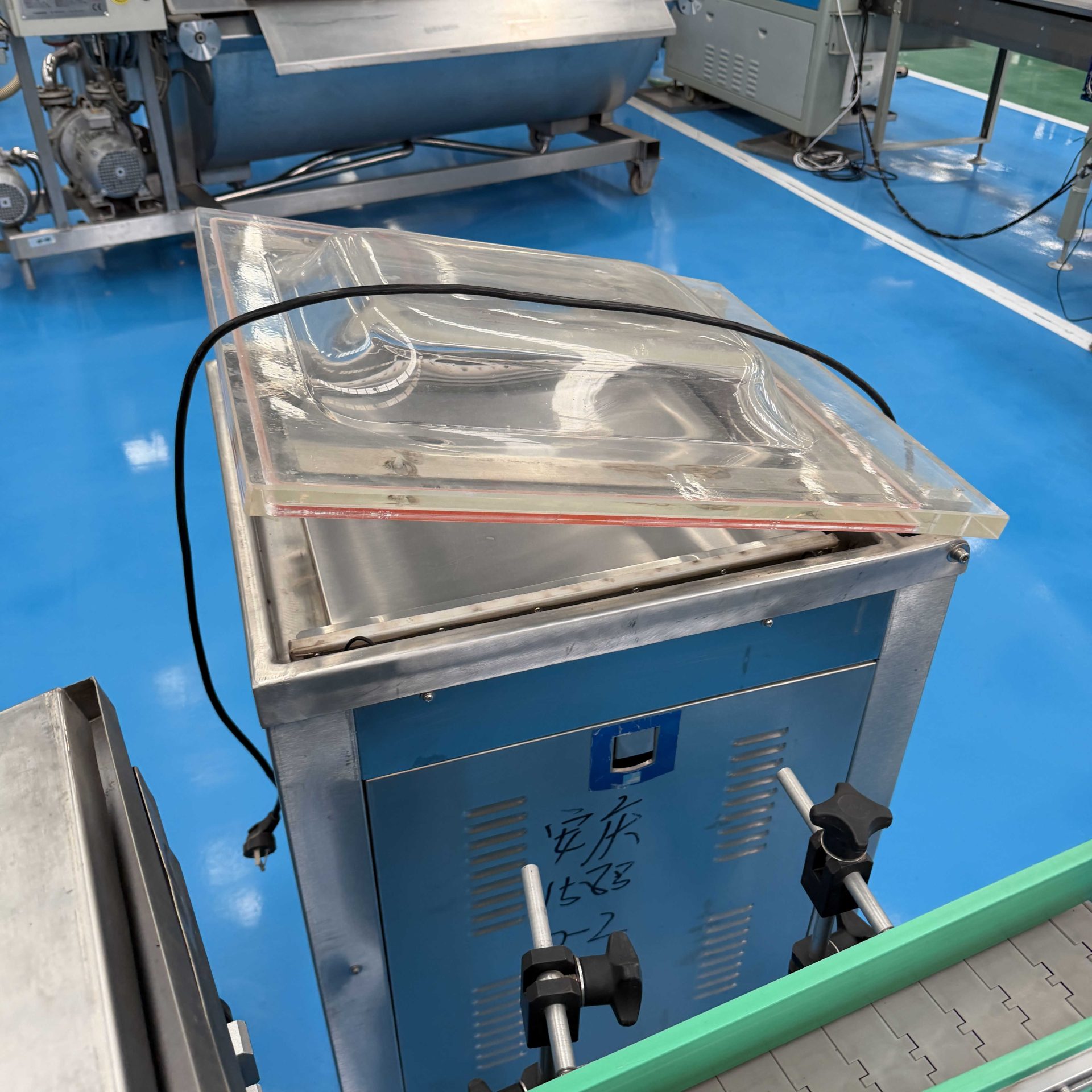 Used Vacuum Packaging Machine &mdash; Model DZ-500/ZD image 5