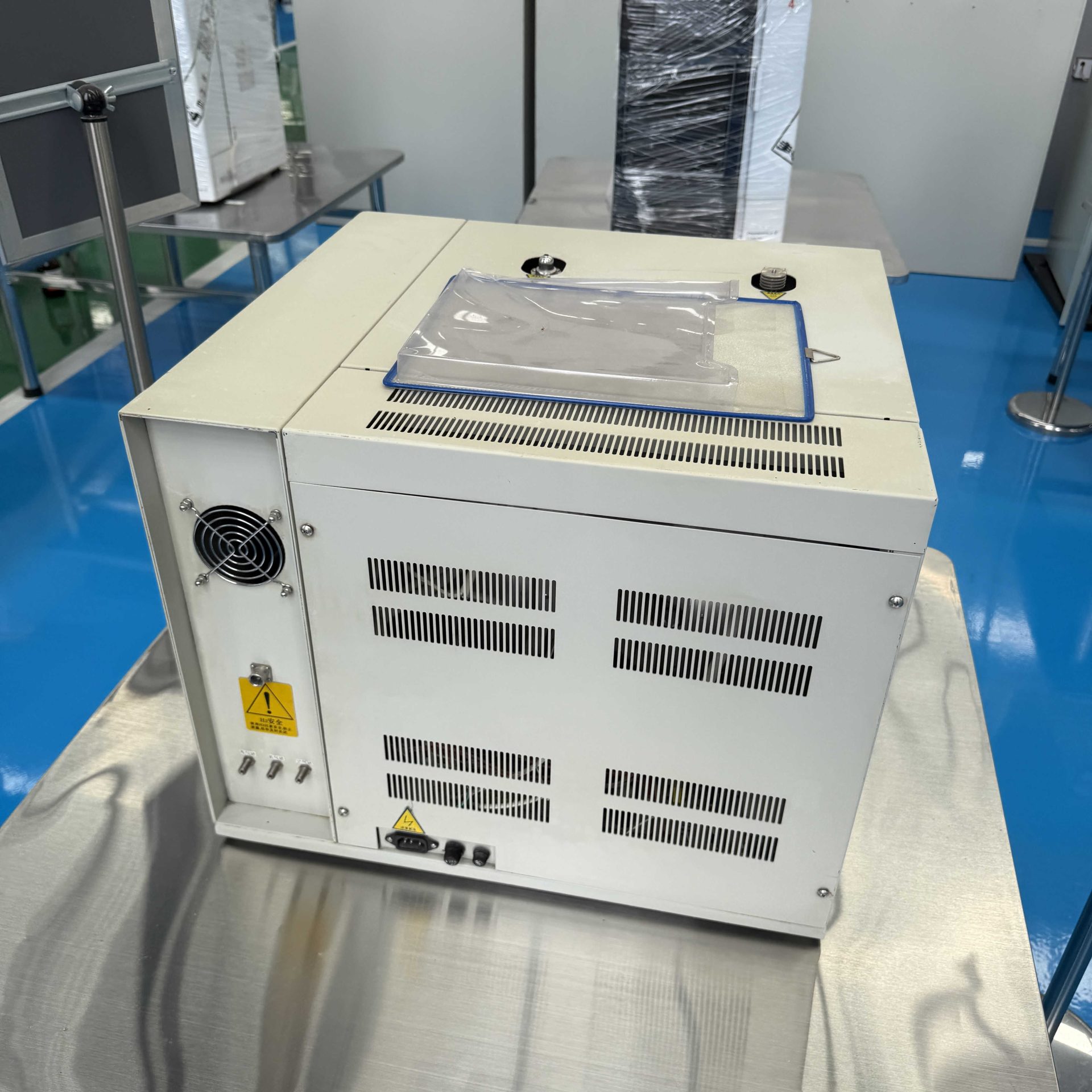 Used Gas Chromatograph &mdash; Model GC1690 image 4
