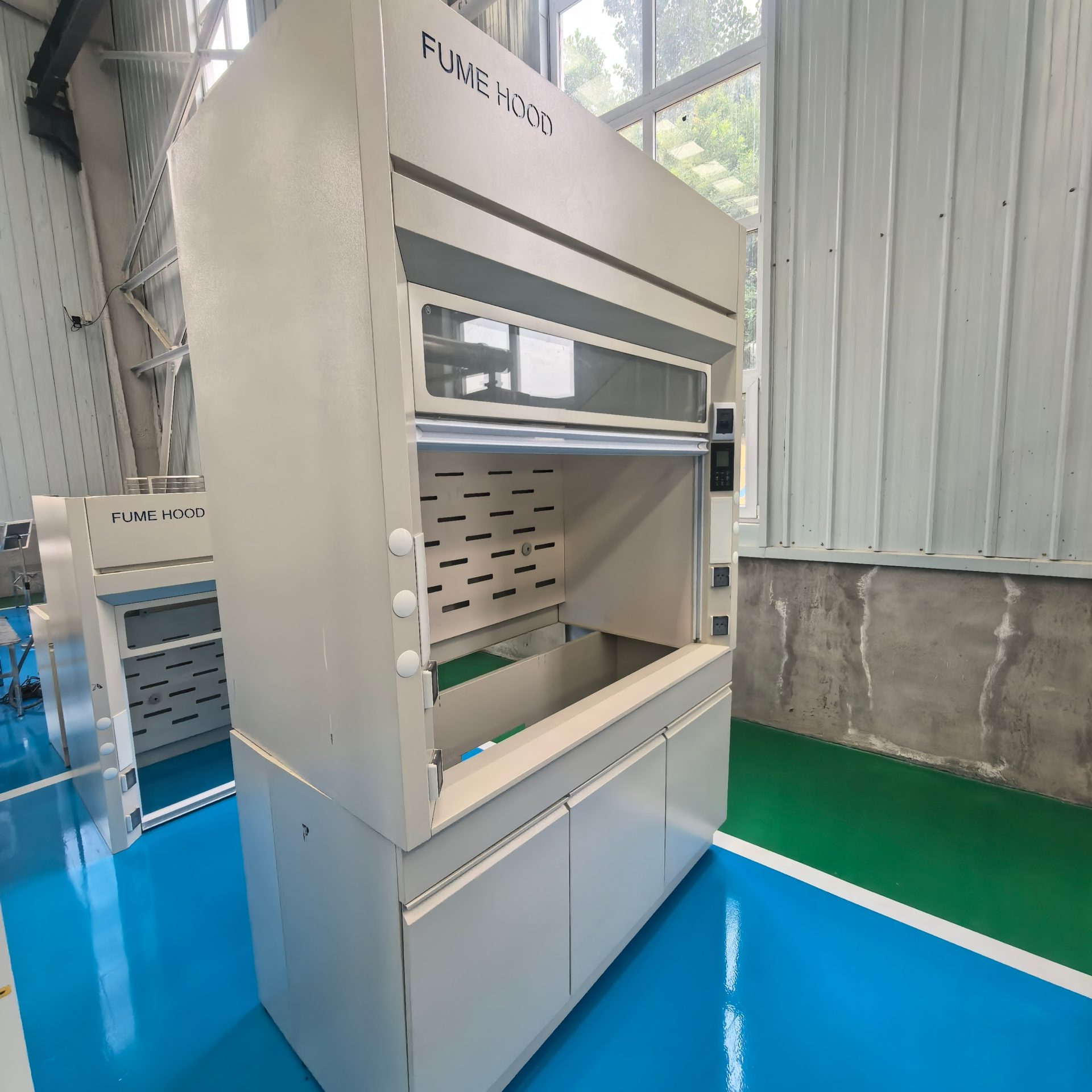 Used Laboratory Fume Hood image 2