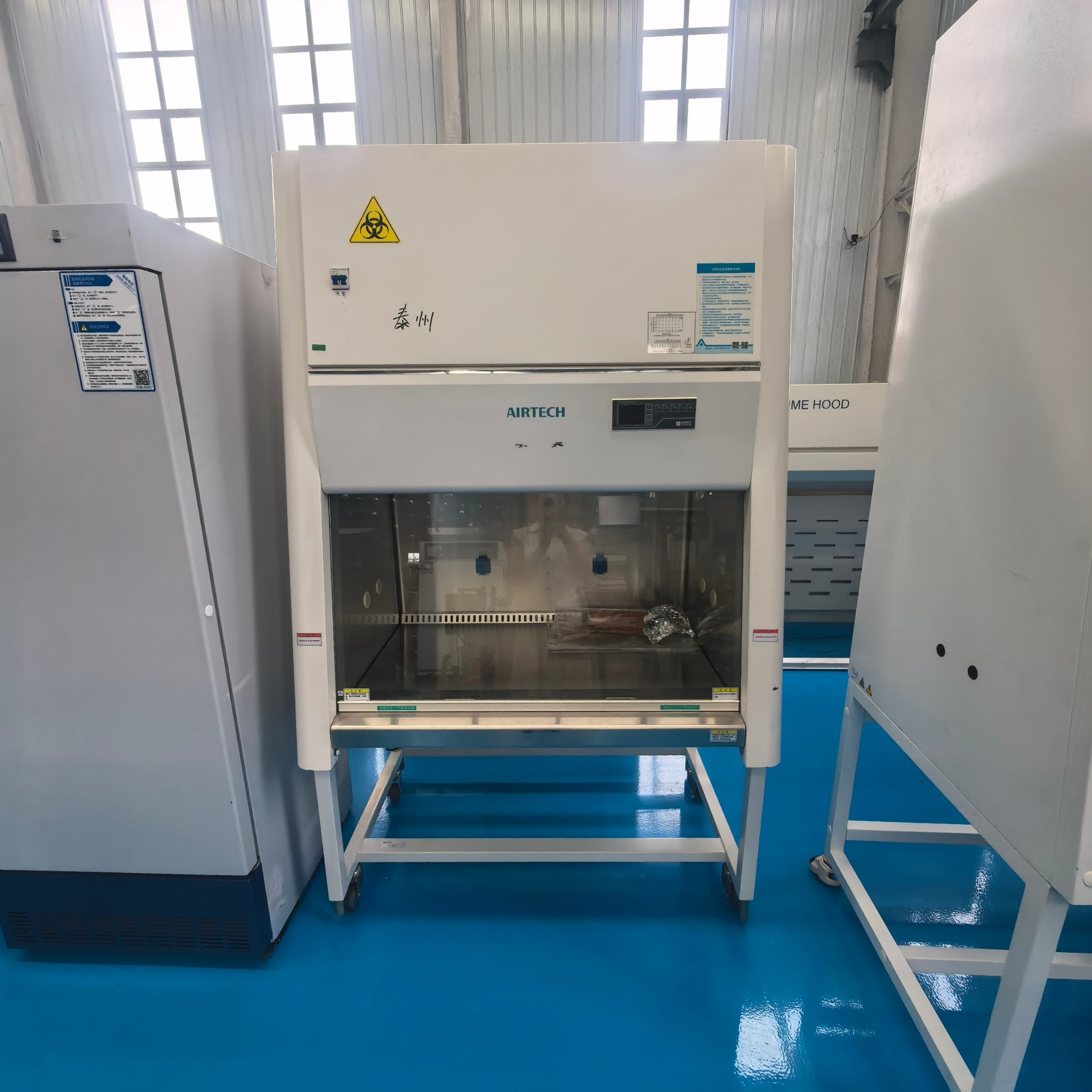 Used Laminar Flow Clean Bench &mdash; Unit 259