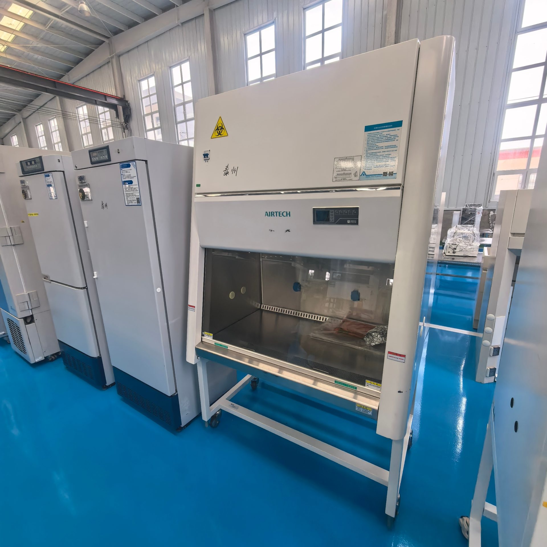 Used Laminar Flow Clean Bench &mdash; Unit 259 image 5