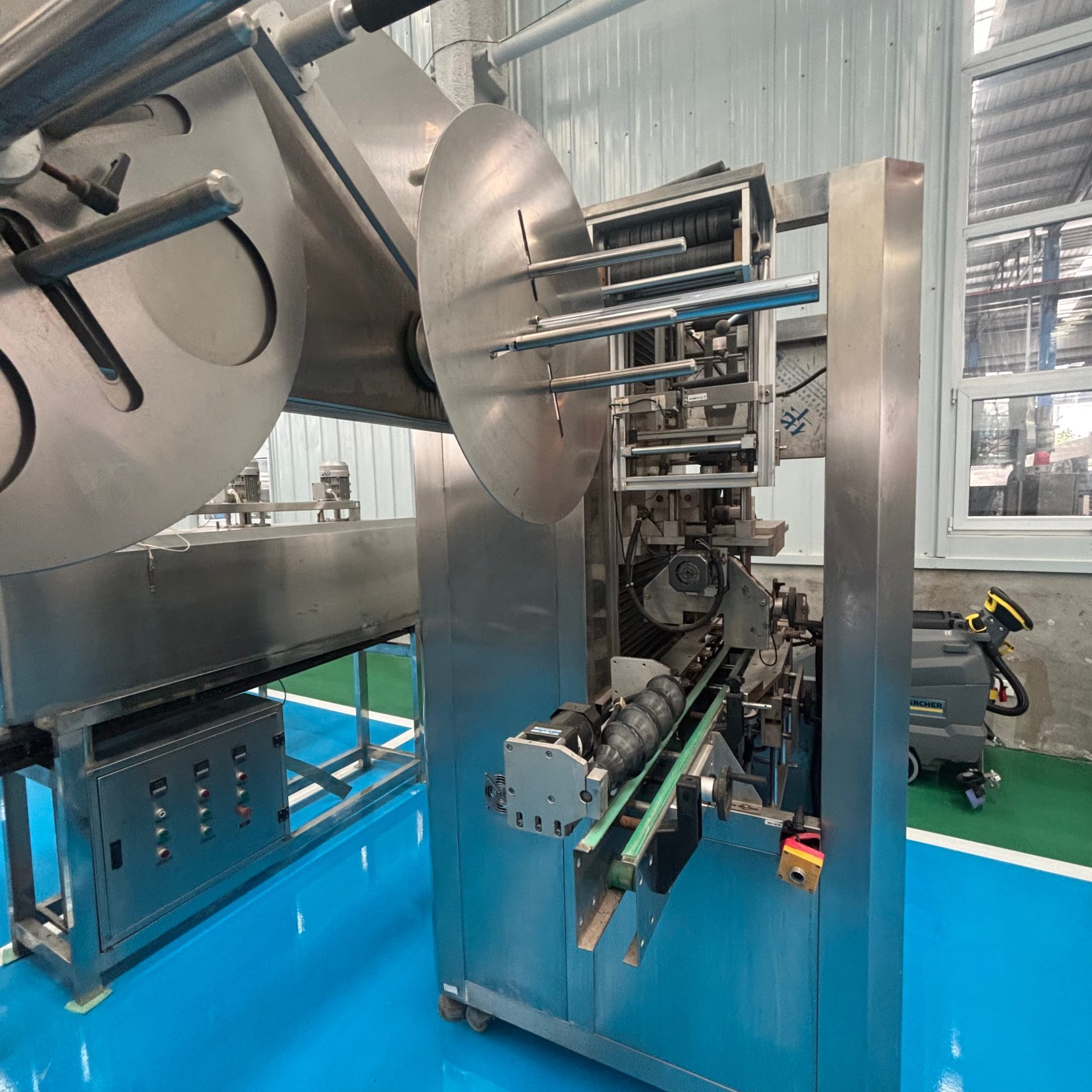 Used Sleeve Labeling Machine &mdash; Model SPC-350B image 2