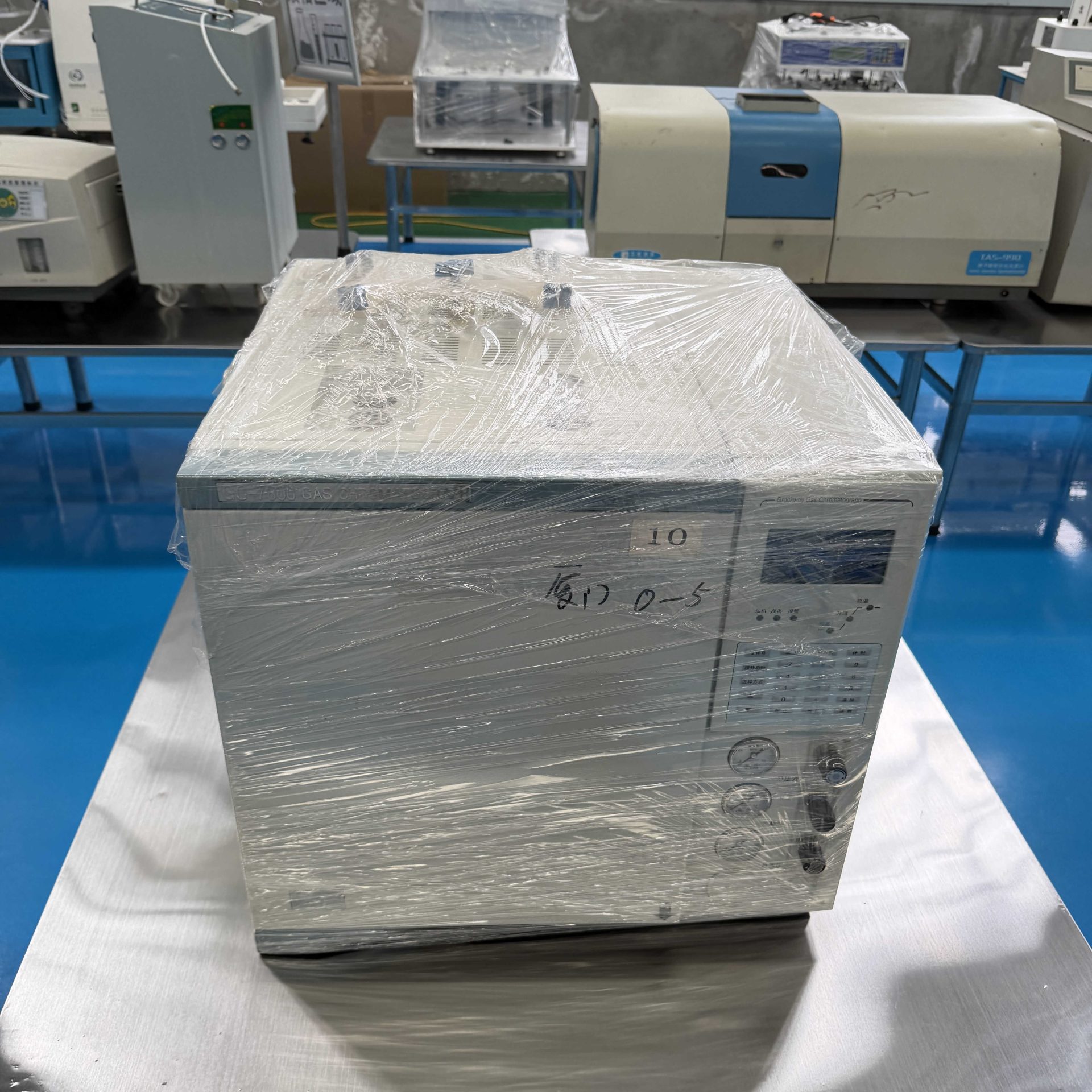 Used Gas Chromatograph &mdash; Model GC-7800