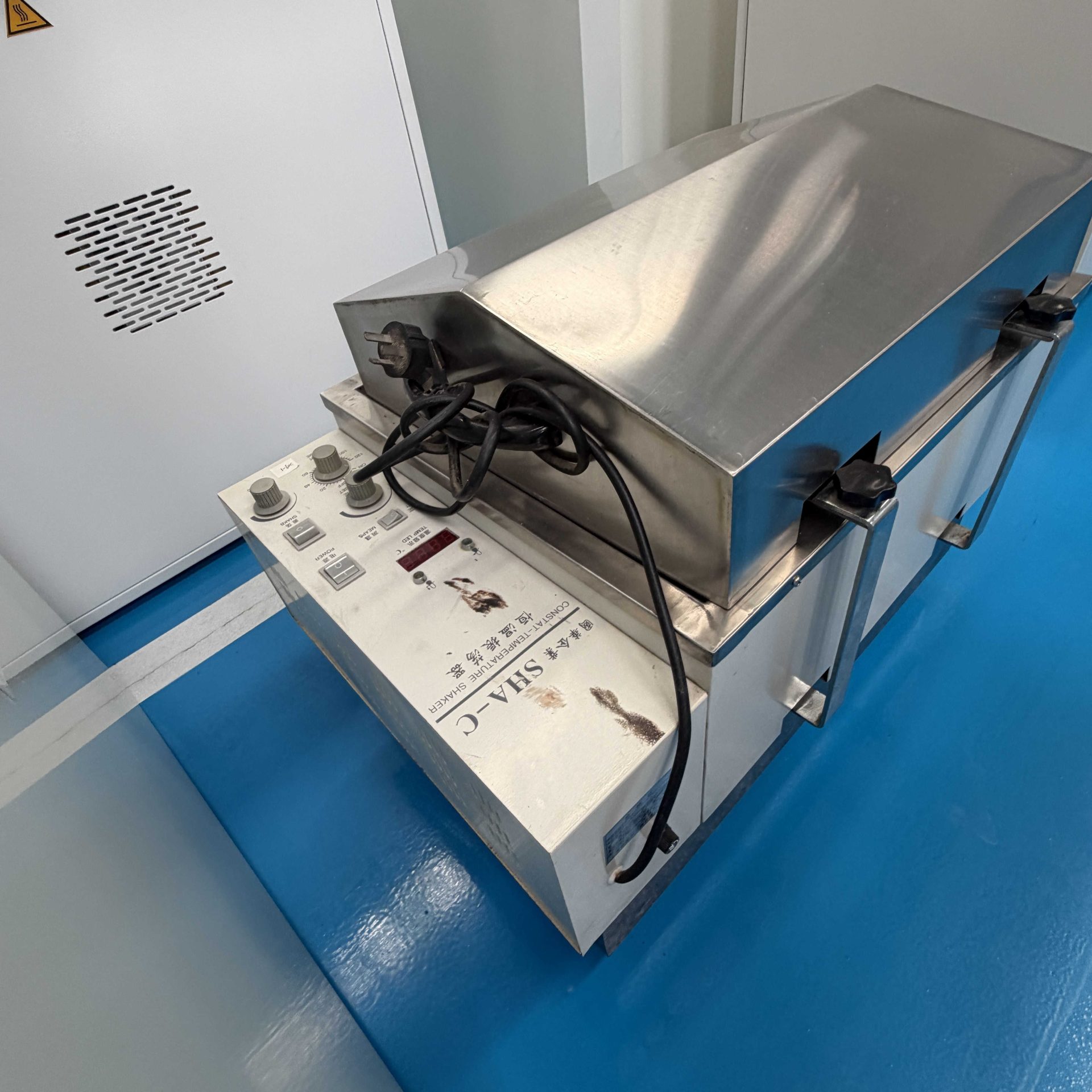 Used Temperature Controlled Shaker &mdash; Model SHA-C image 4