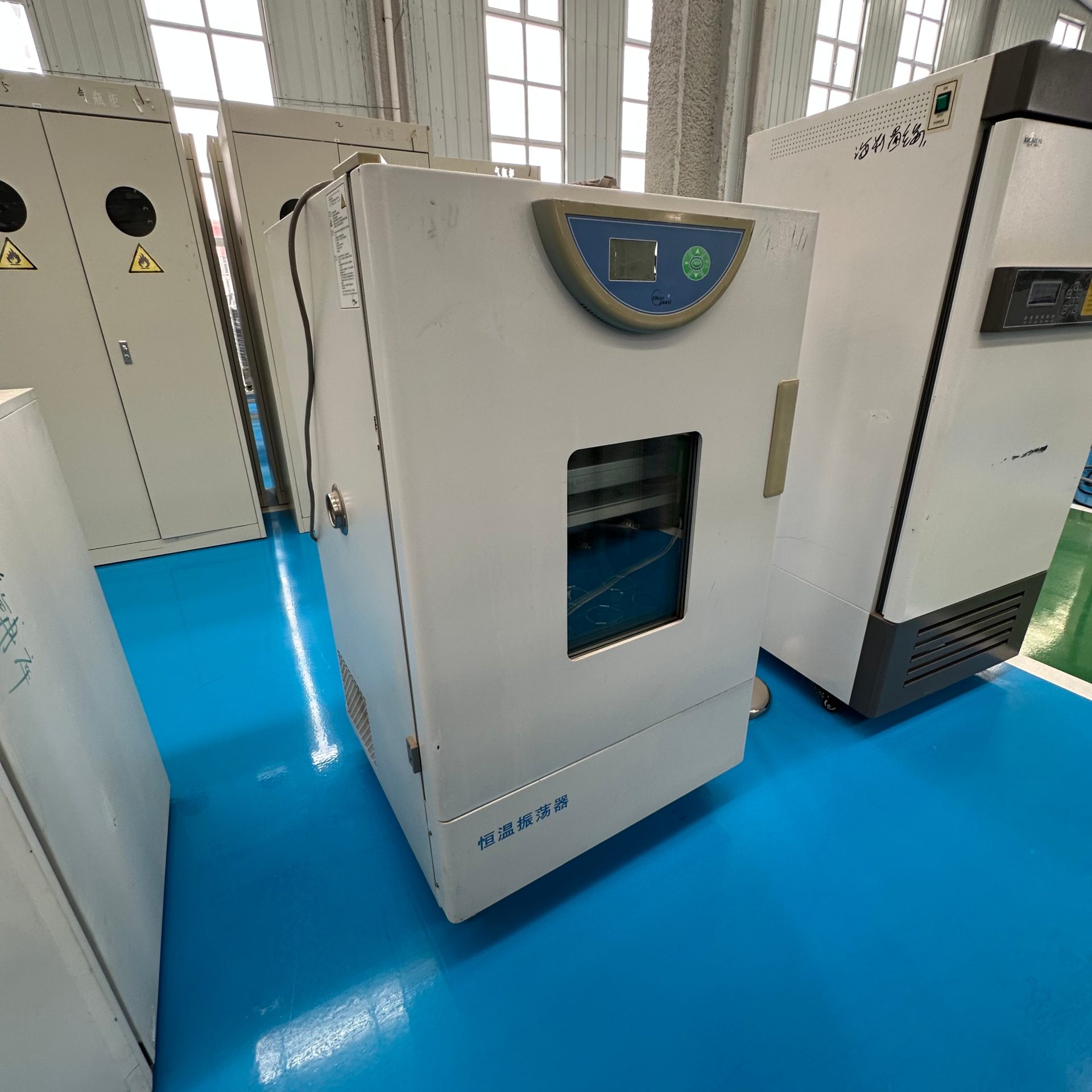 Used Temperature Controlled Shaker &mdash; Model XZQ-X300 image 2