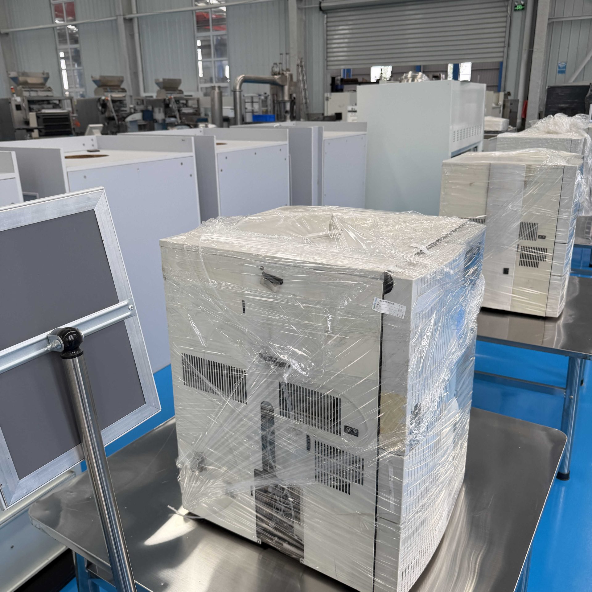 Used High Performance Liquid Chromatograph &mdash; Unit 234 image 2