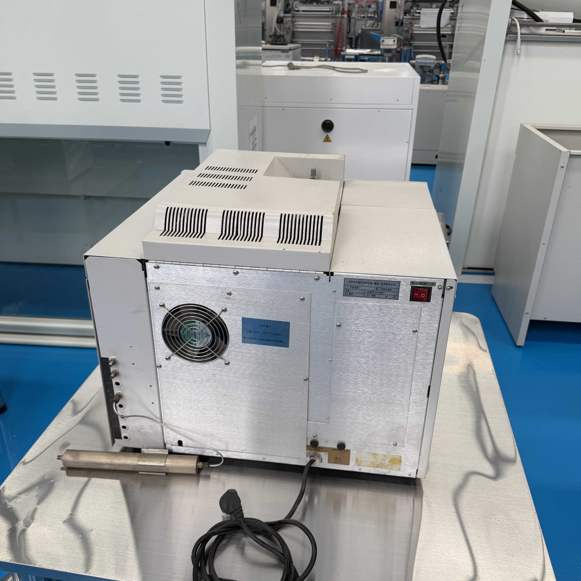 Used Gas Chromatograph &mdash; Model SP-3420A image 3