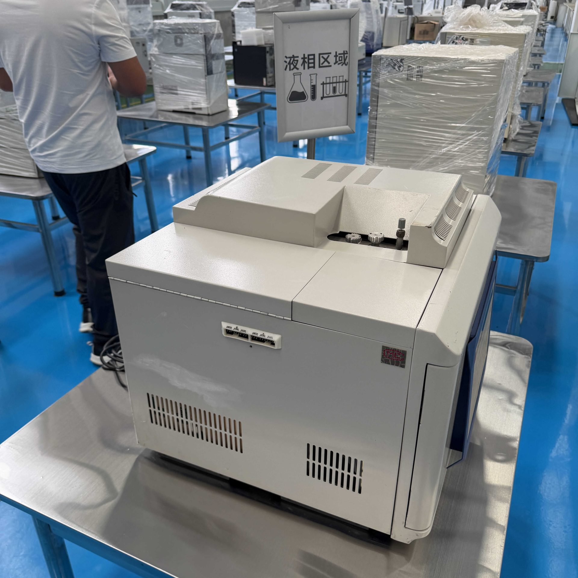 Used Gas Chromatograph &mdash; Model SP-3420A image 2