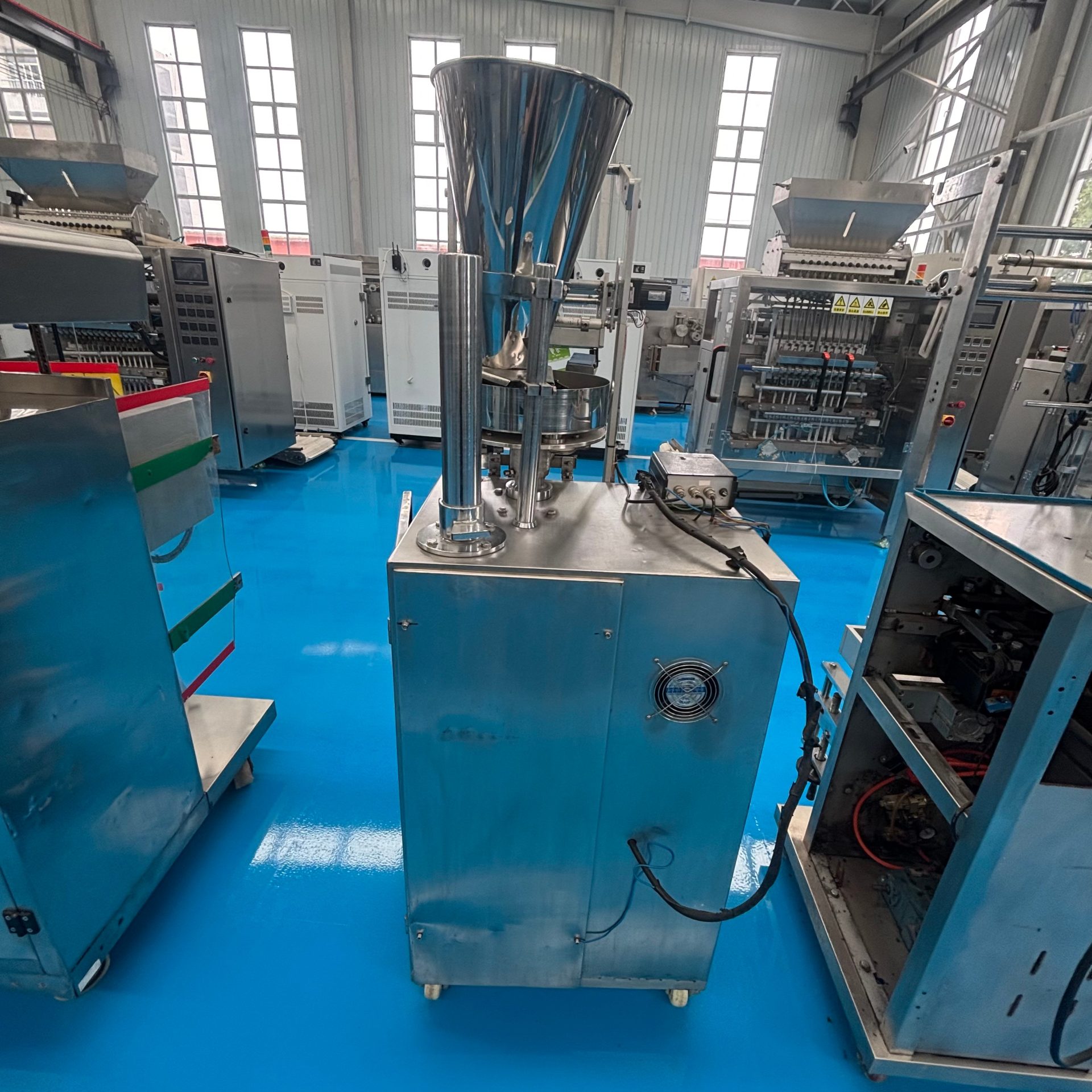 Used Packaging Machine &mdash; Model HS-240 image 3