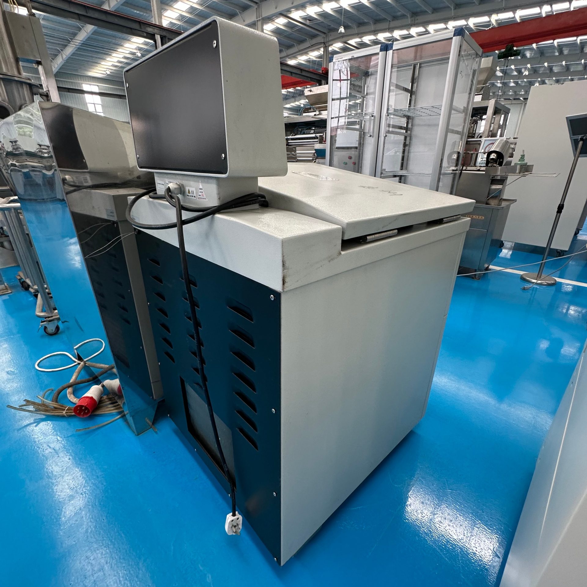 Used High-Speed Refrigerated Centrifuge &mdash; Model GL-2050MS image 3