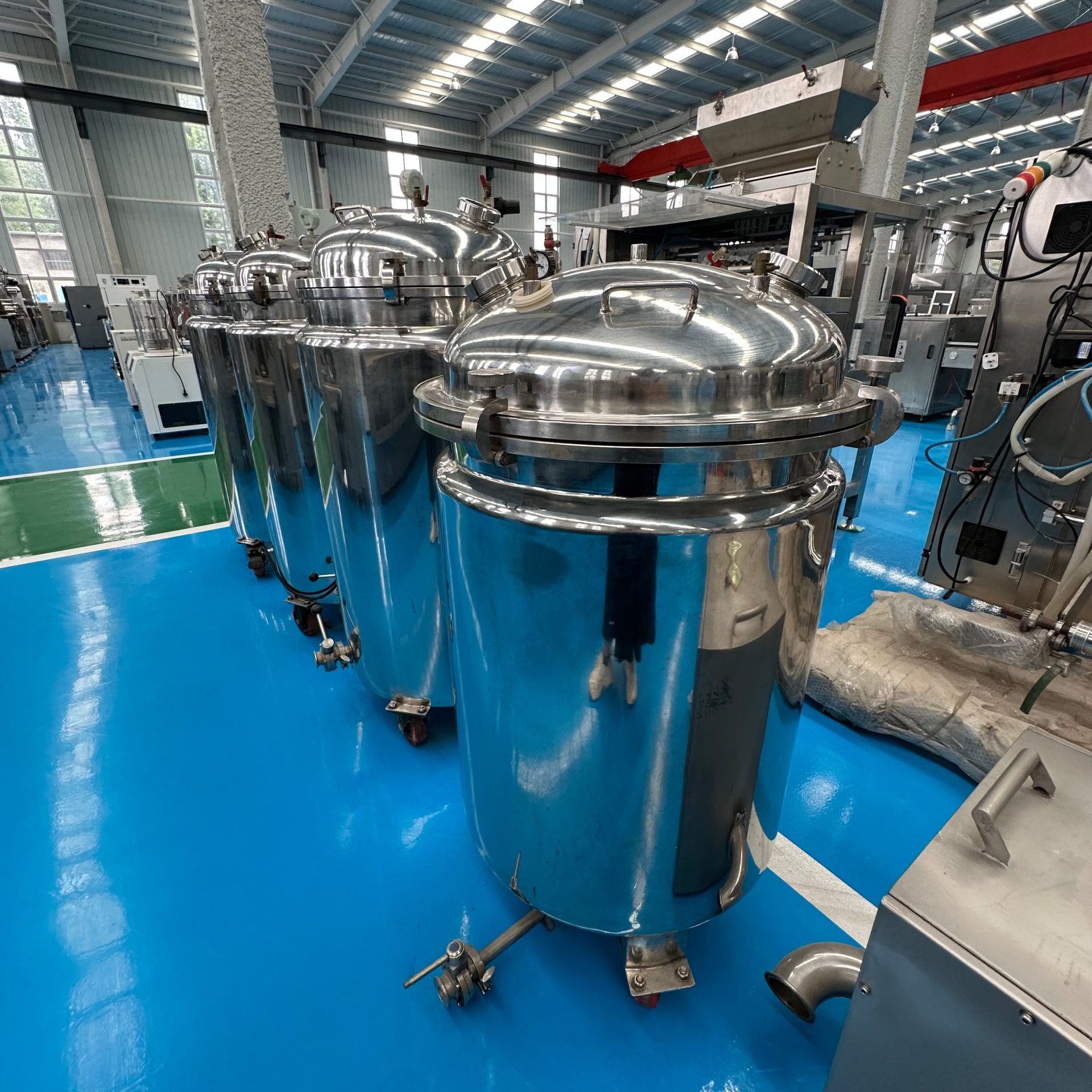Used Stainless Steel Mixing Tank &mdash; Model 500L image 5