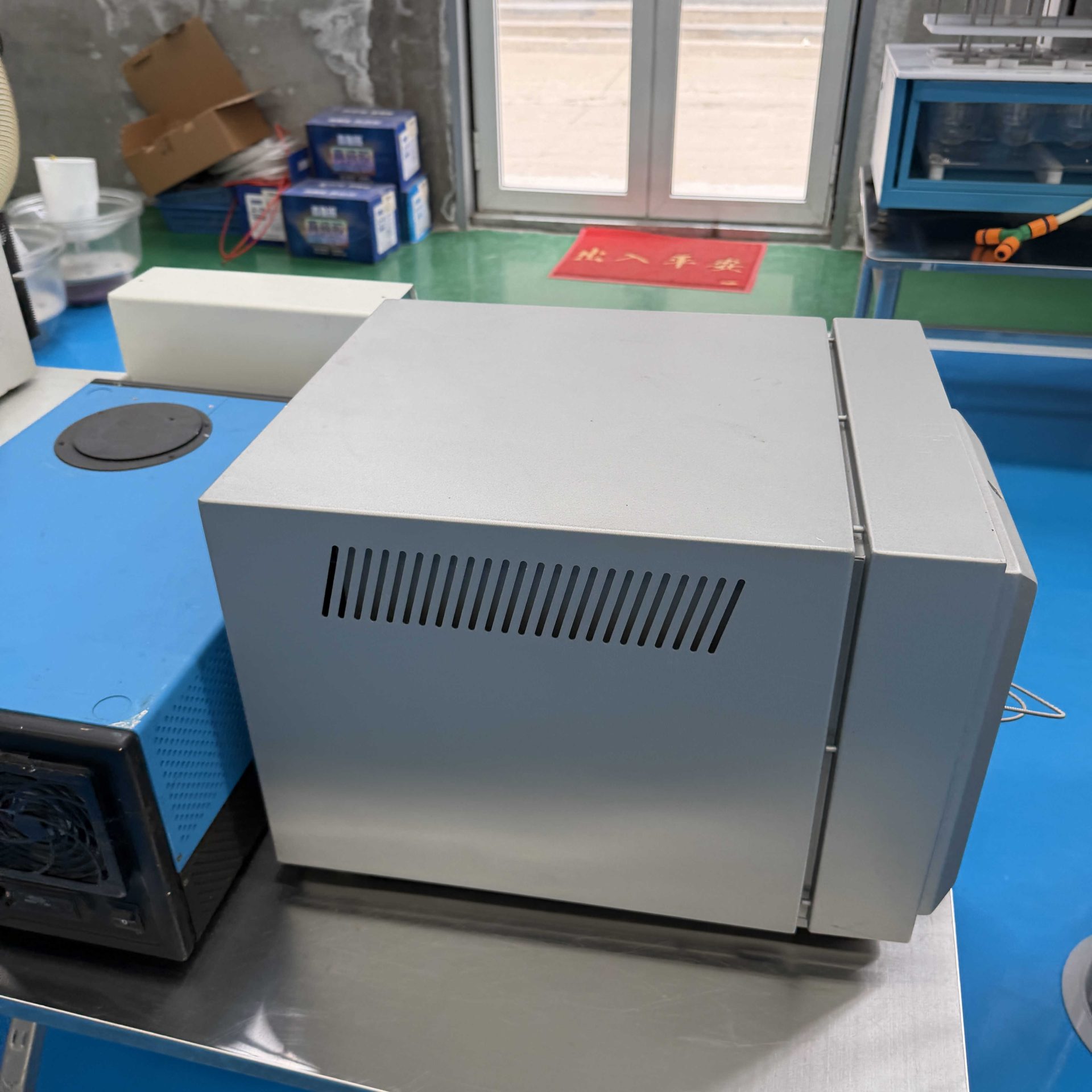 Used Gel Permeation Chromatograph &mdash; Model MODEL305A image 3