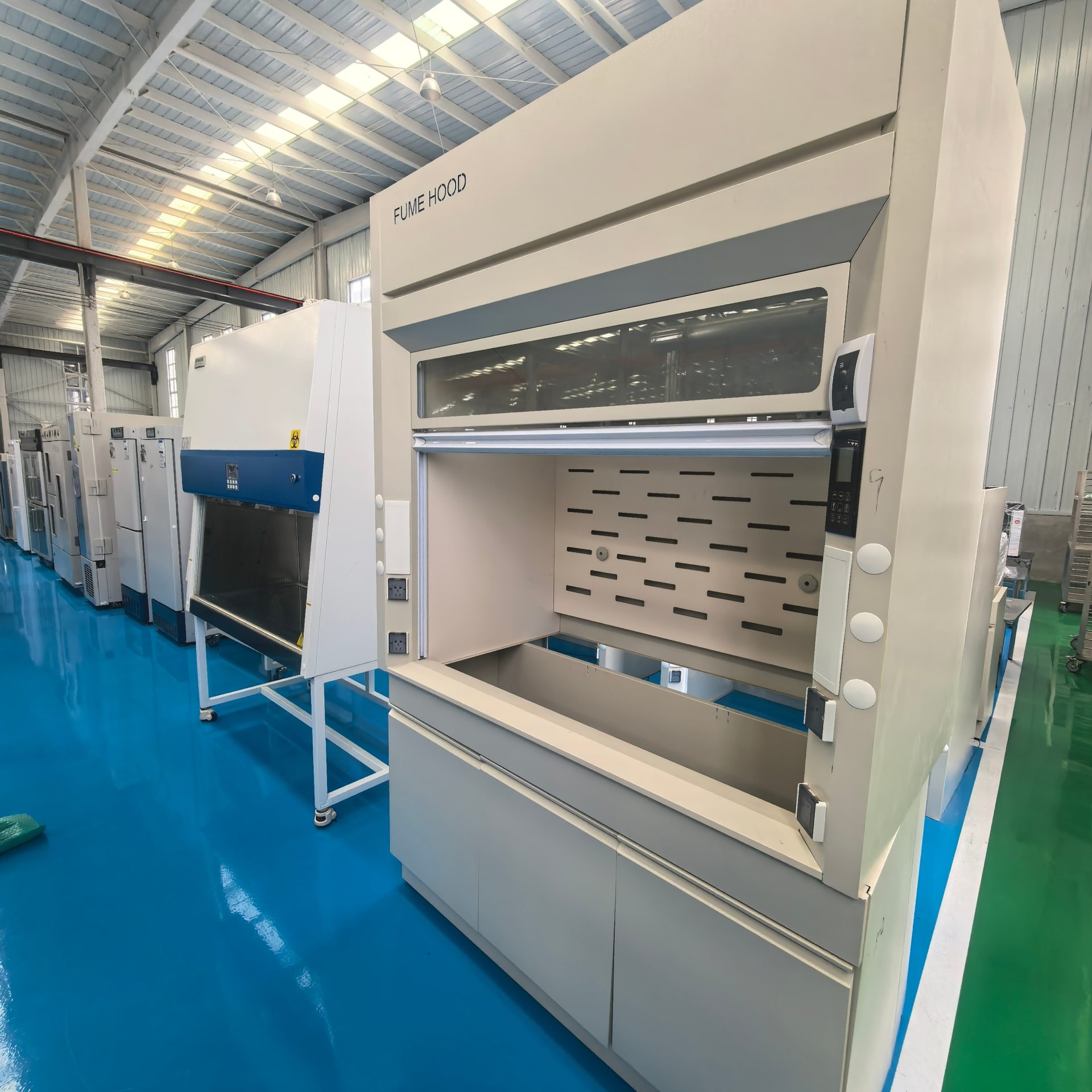 Used Laboratory Fume Hood image 5