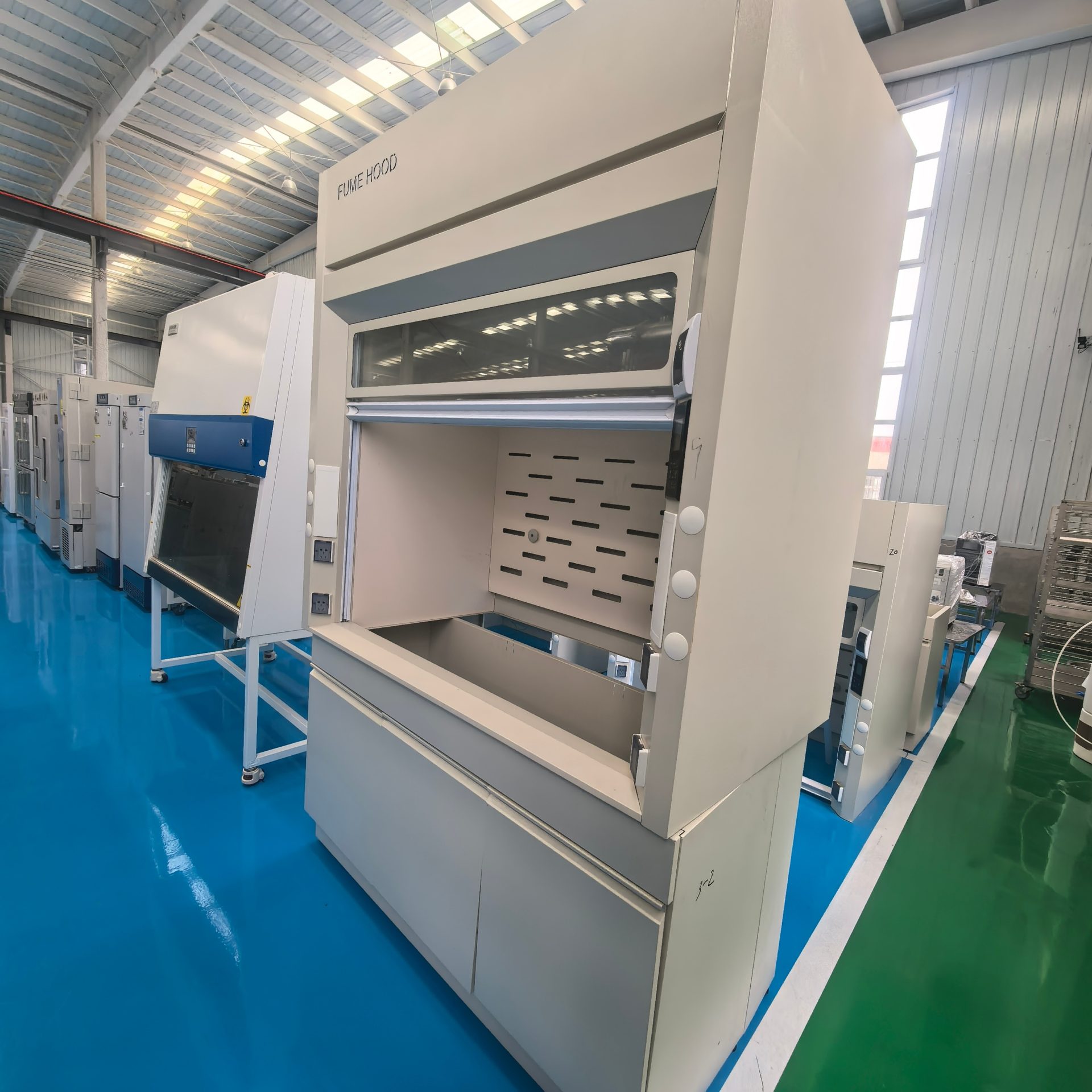 Used Laboratory Fume Hood image 4