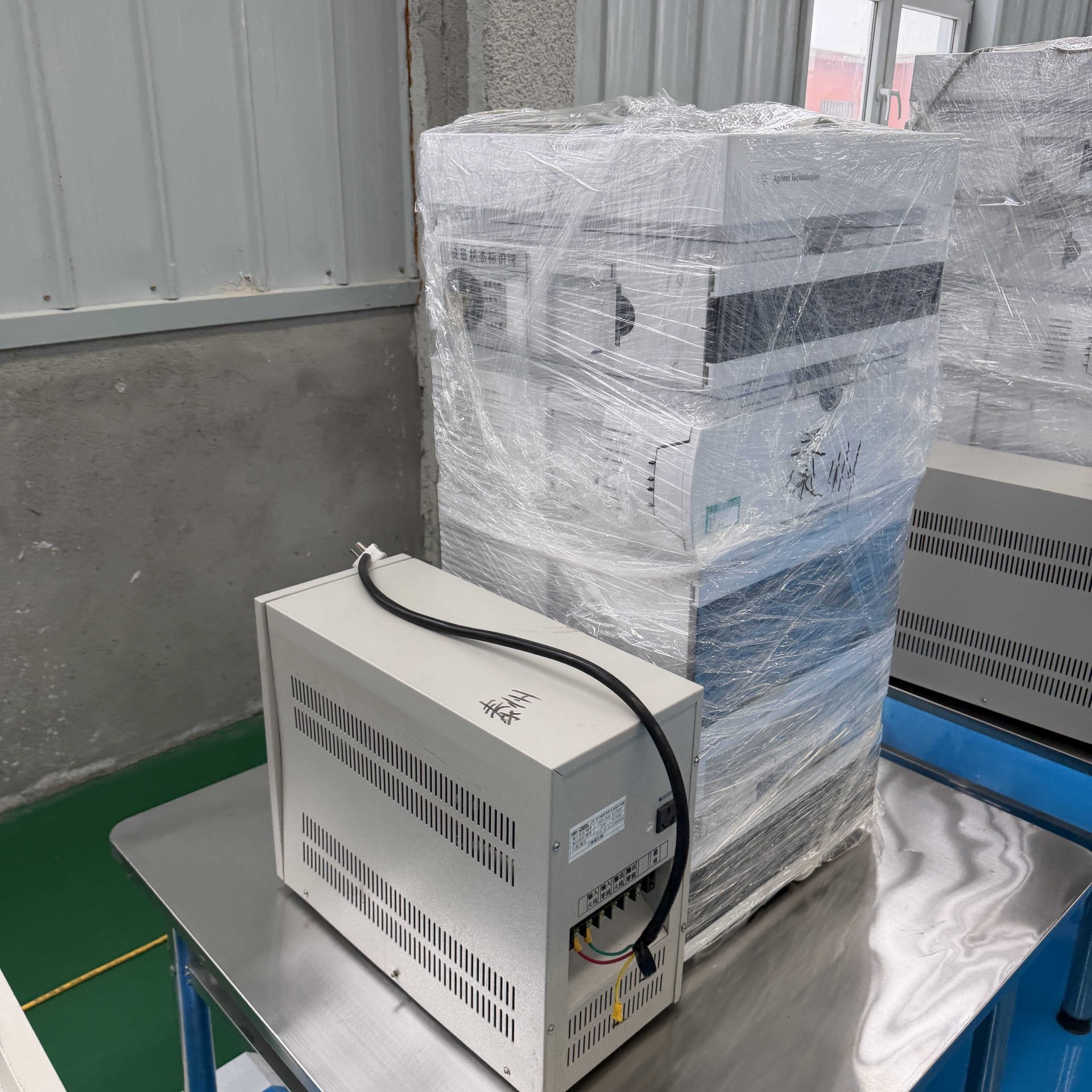 Used High Performance Liquid Chromatograph by agilent technoiogies &mdash; Model 1260 image 2