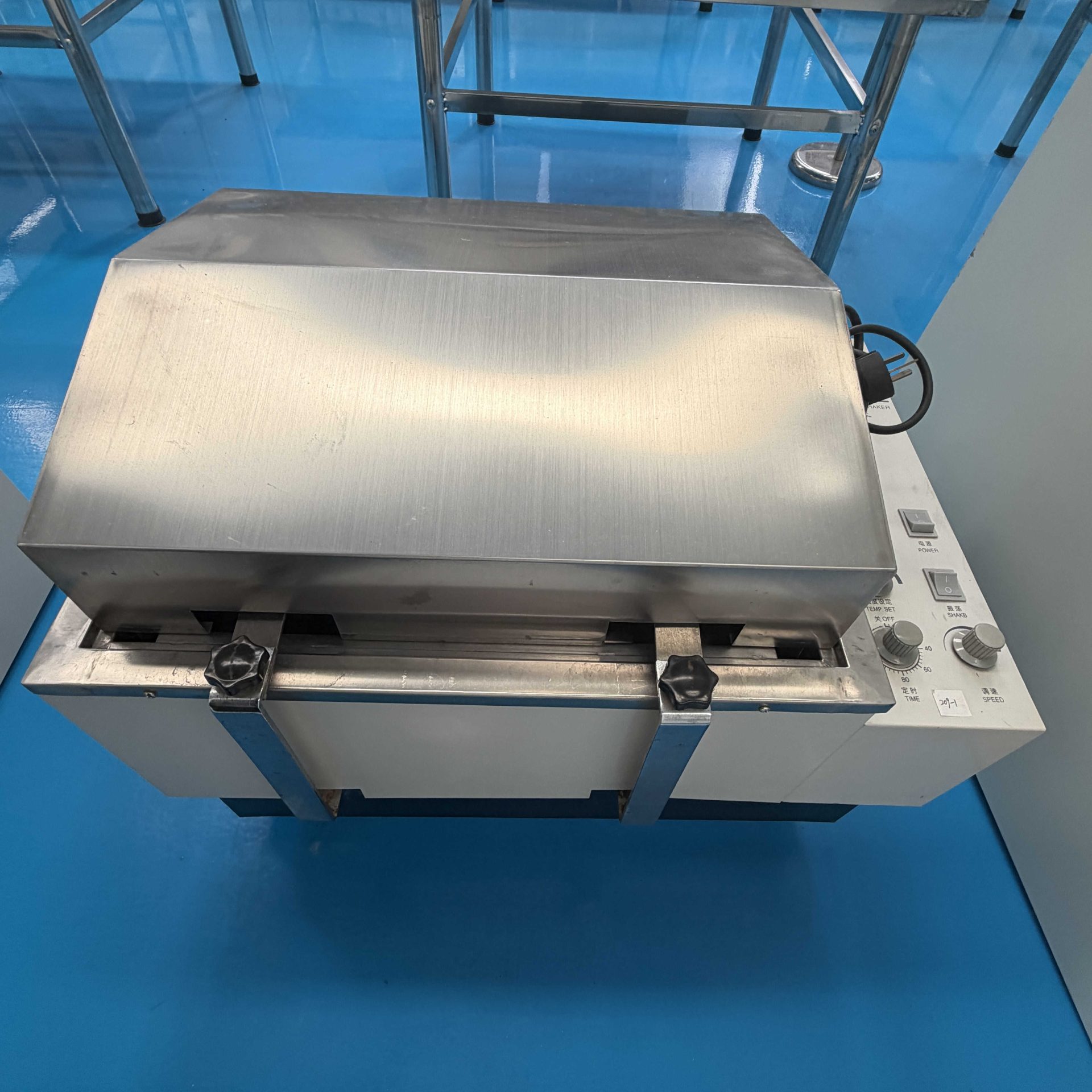 Used Temperature Controlled Shaker &mdash; Model SHA-C