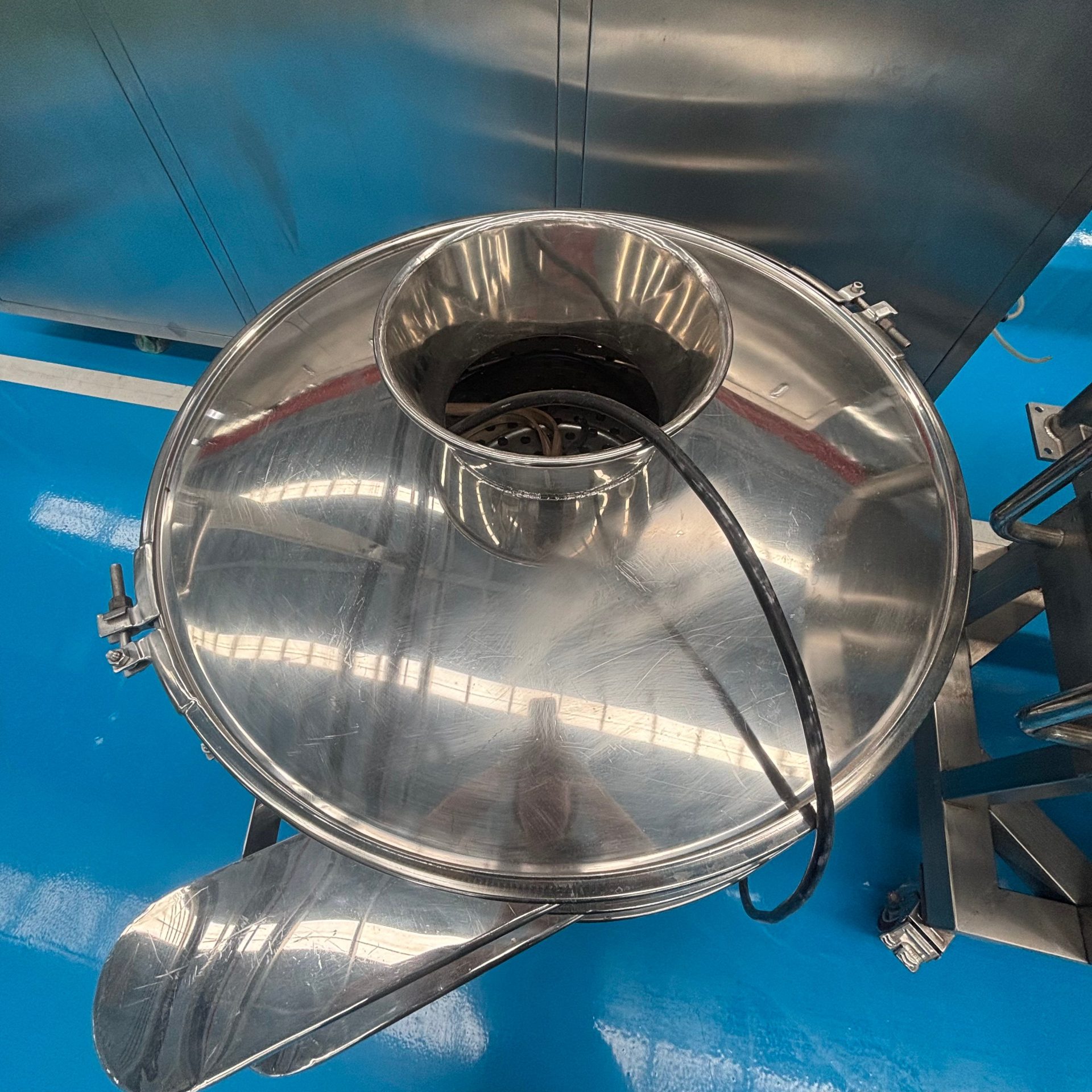 Used Vibrating Screen image 5
