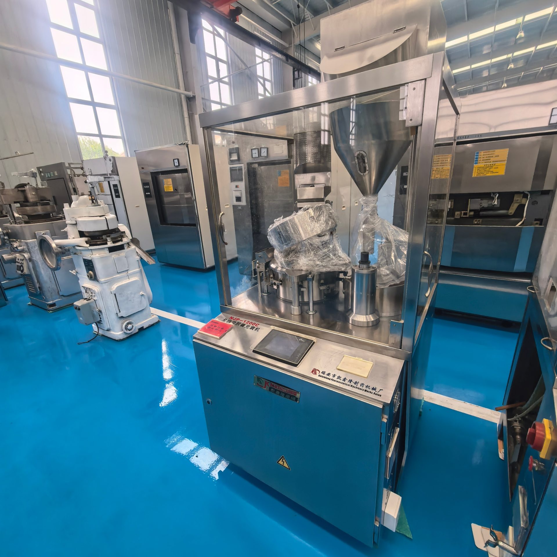 Used Capsule Filling Machine &mdash; Model NJP-1200C image 5