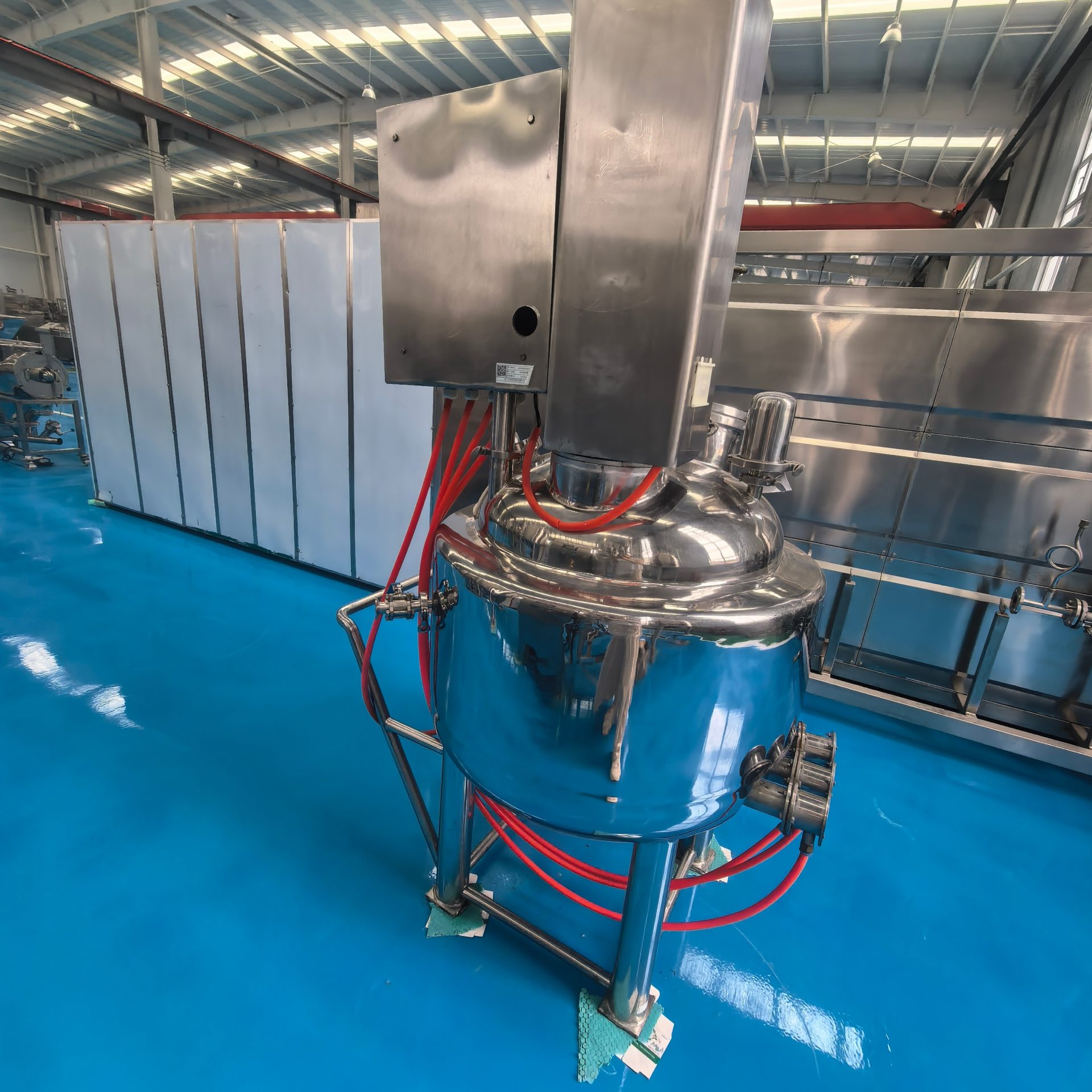 Used Stainless Steel Mixing Tank &mdash; Model 200