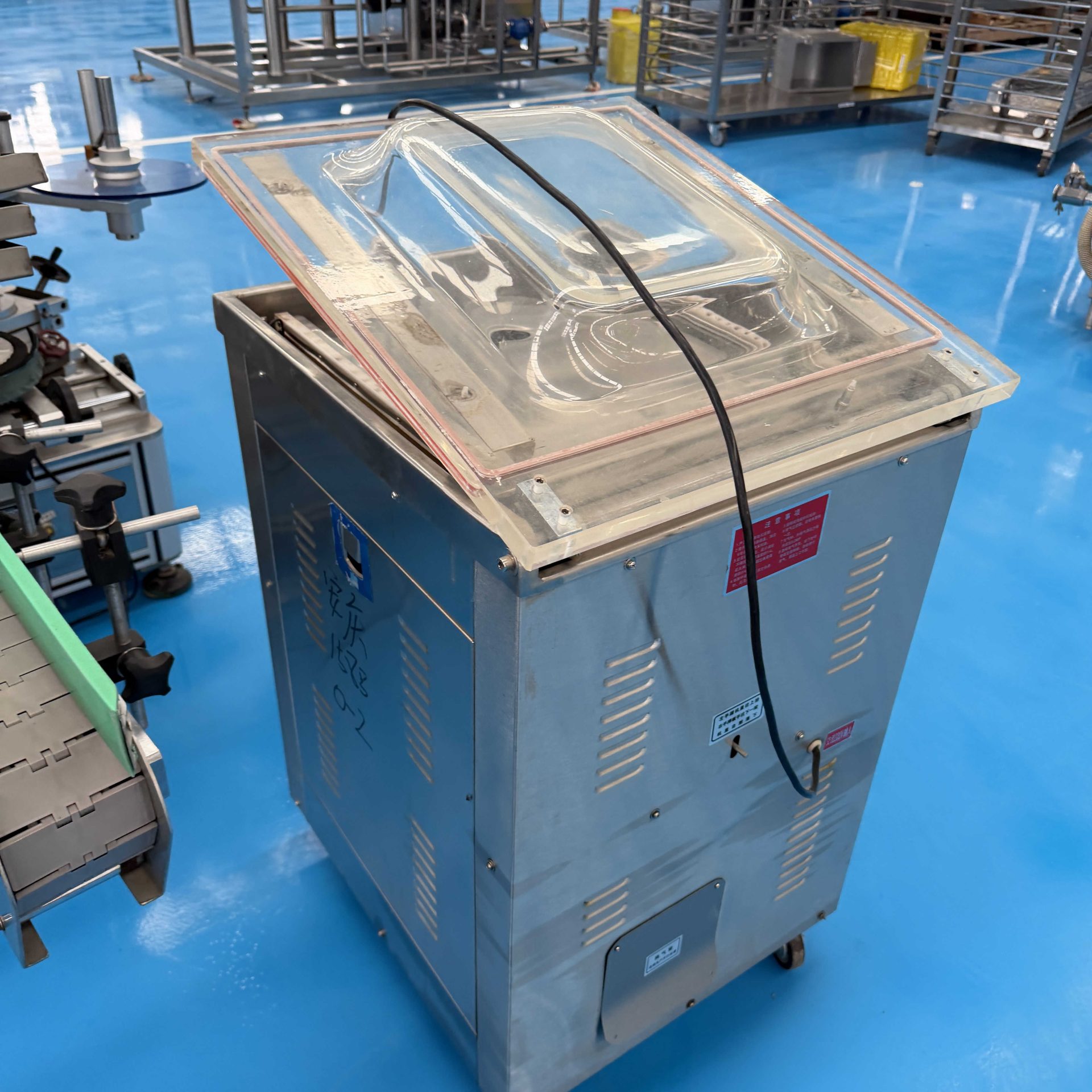 Used Vacuum Packaging Machine &mdash; Model DZ-500/ZD image 4