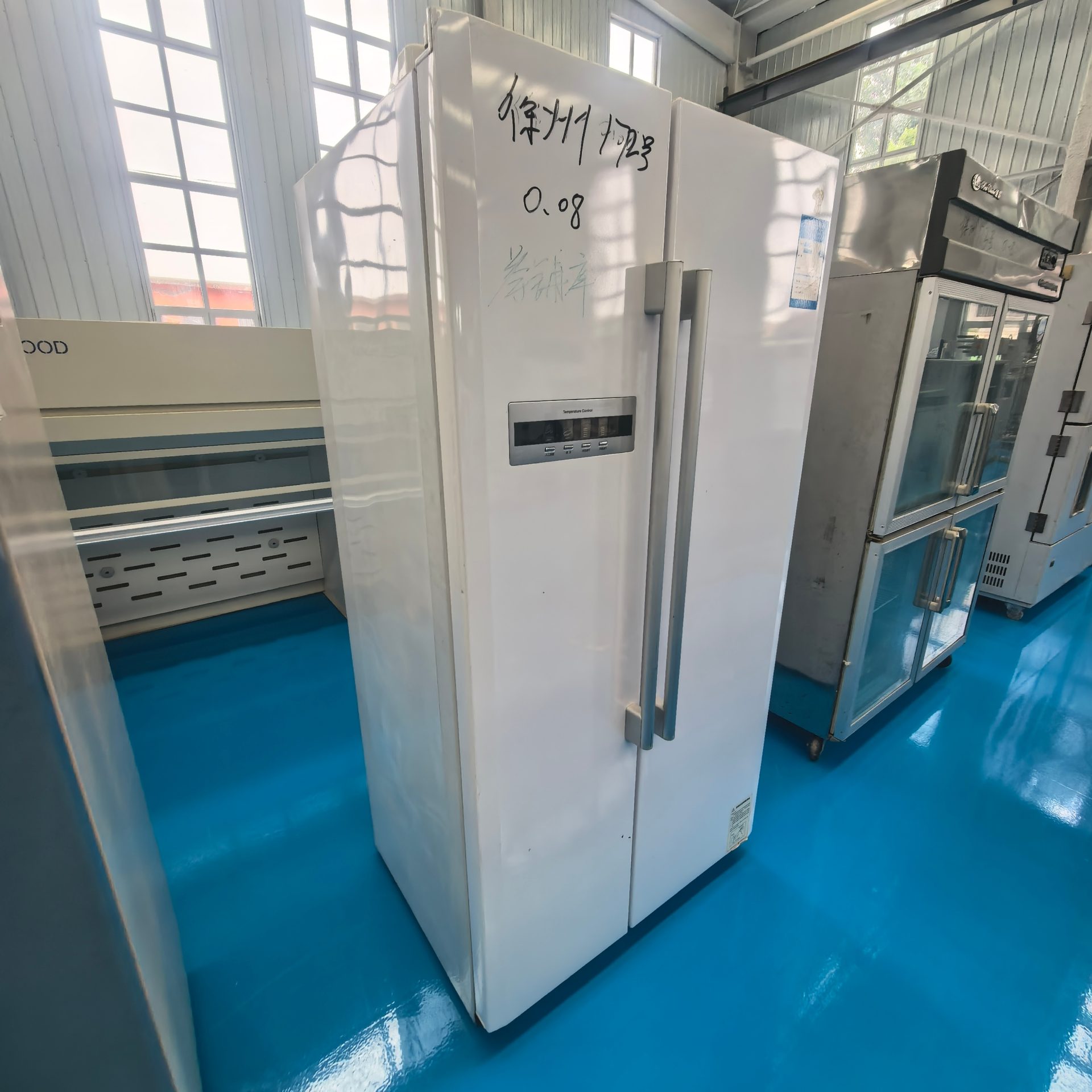 Used Medical Laboratory Refrigerator &mdash; Model DW-86L image 2