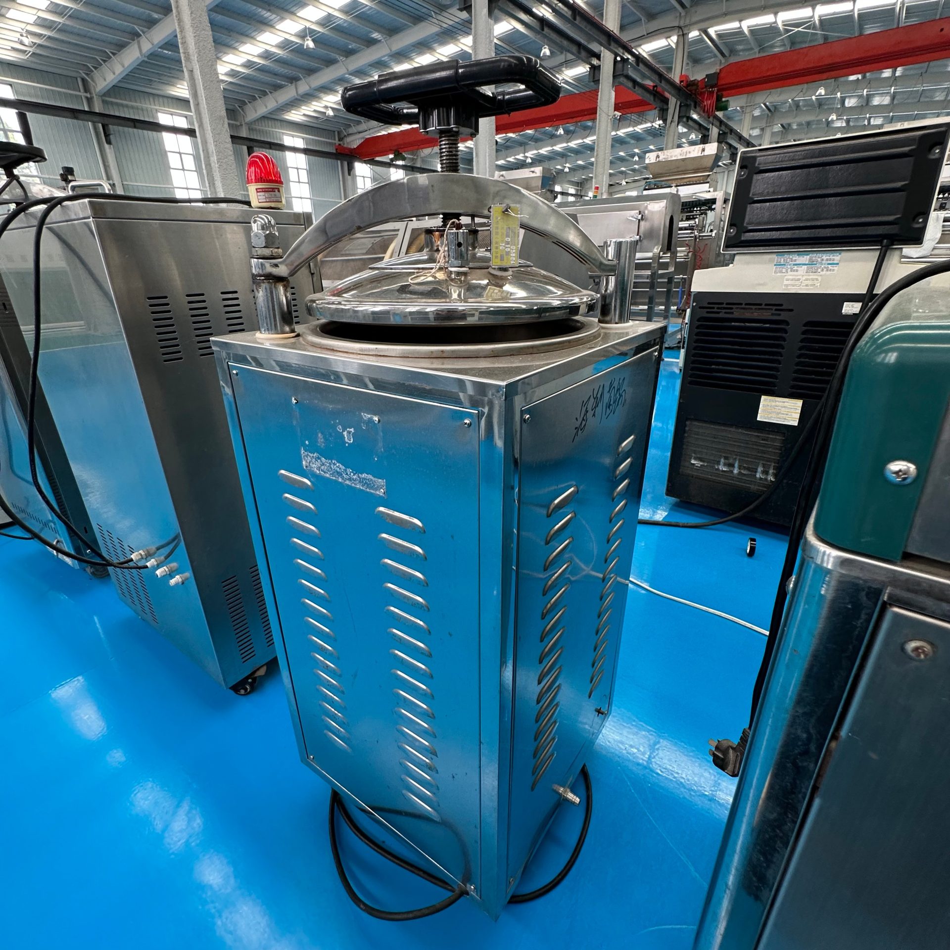 Used Steam Sterilizer &mdash; Model XFH-50C image 3