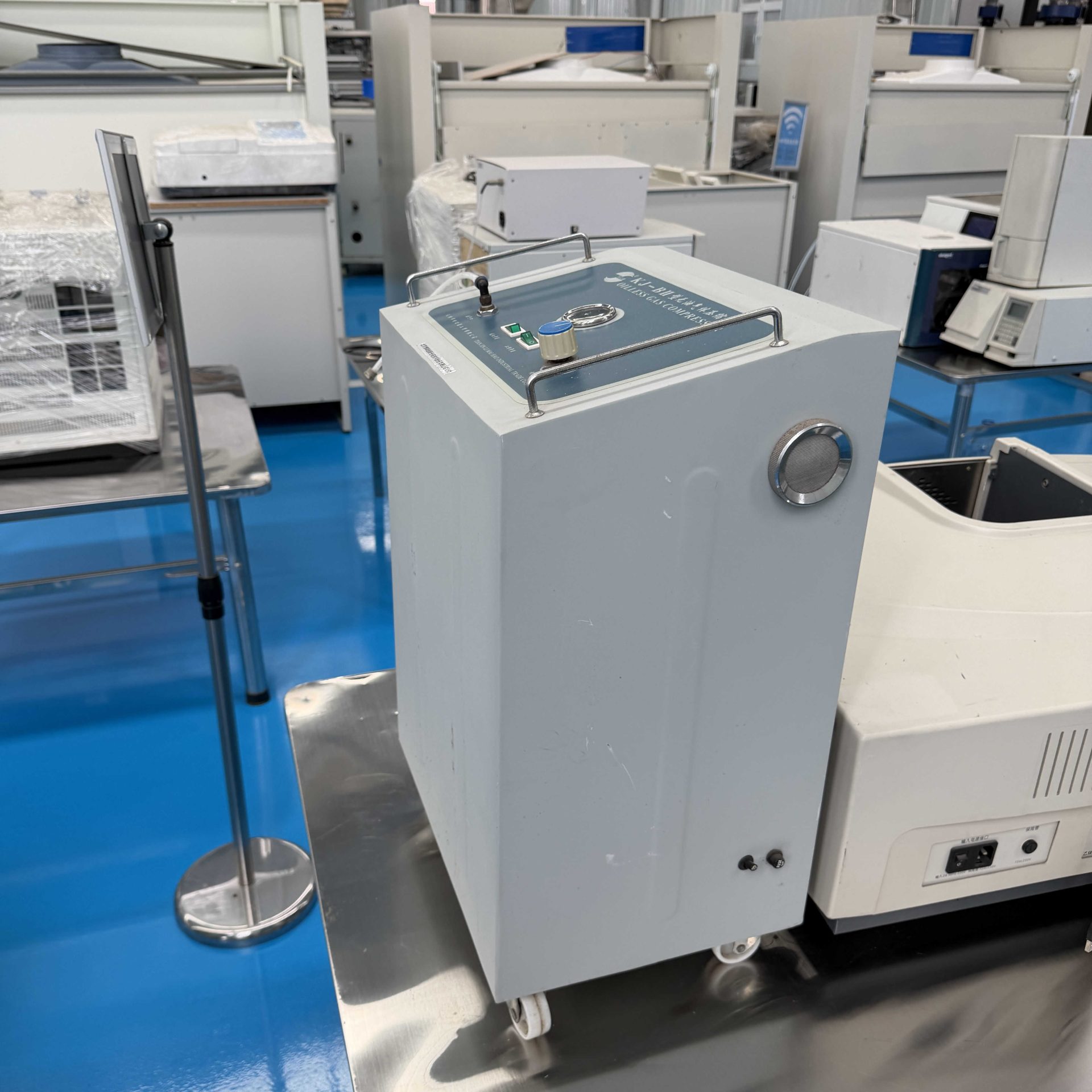 Used Oil-Free Air Compressor &mdash; Model KJ-BI image 5